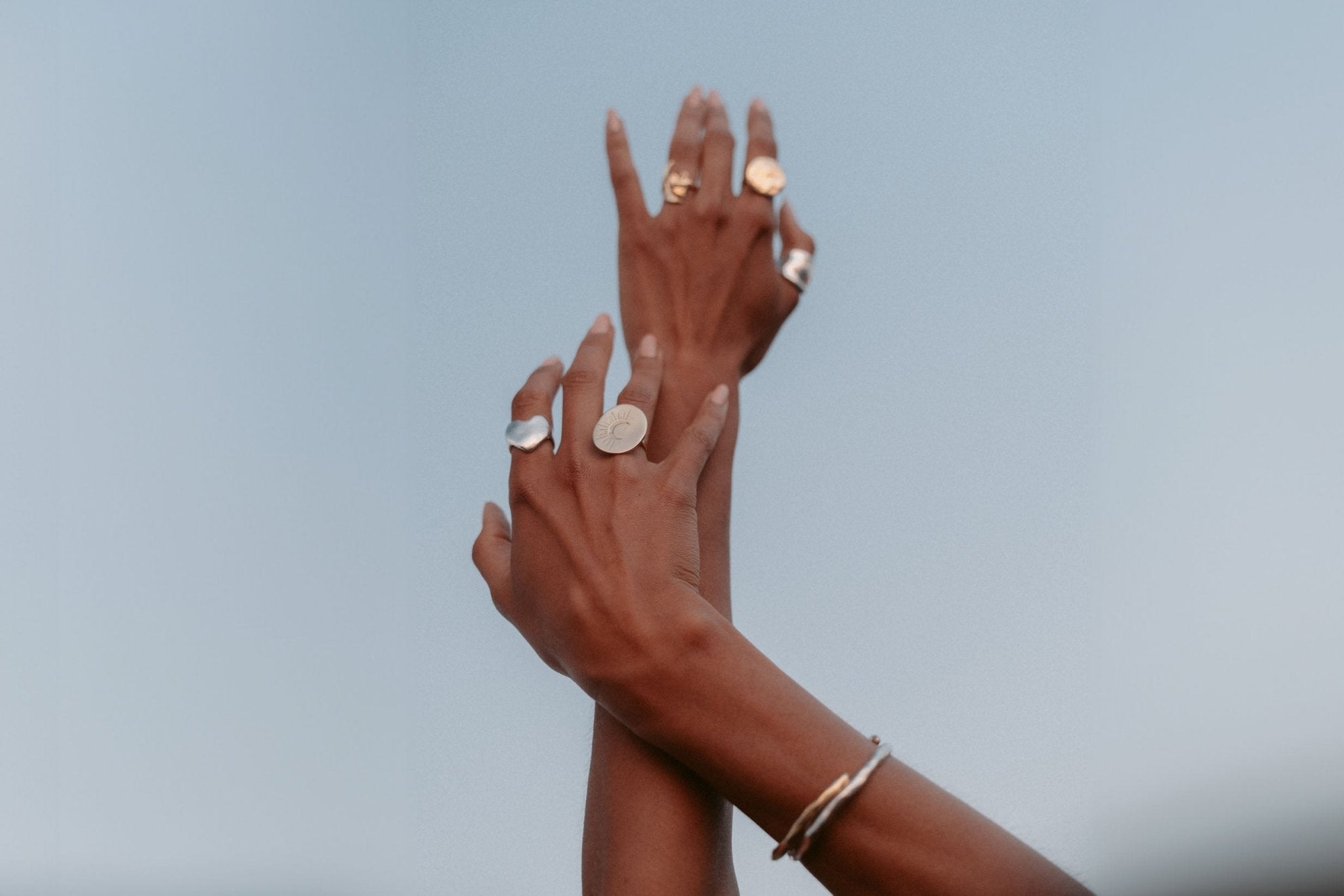 Master the Art of Mixing Silver and Gold Jewelry: The Ultimate Style Guide - Dea Dia