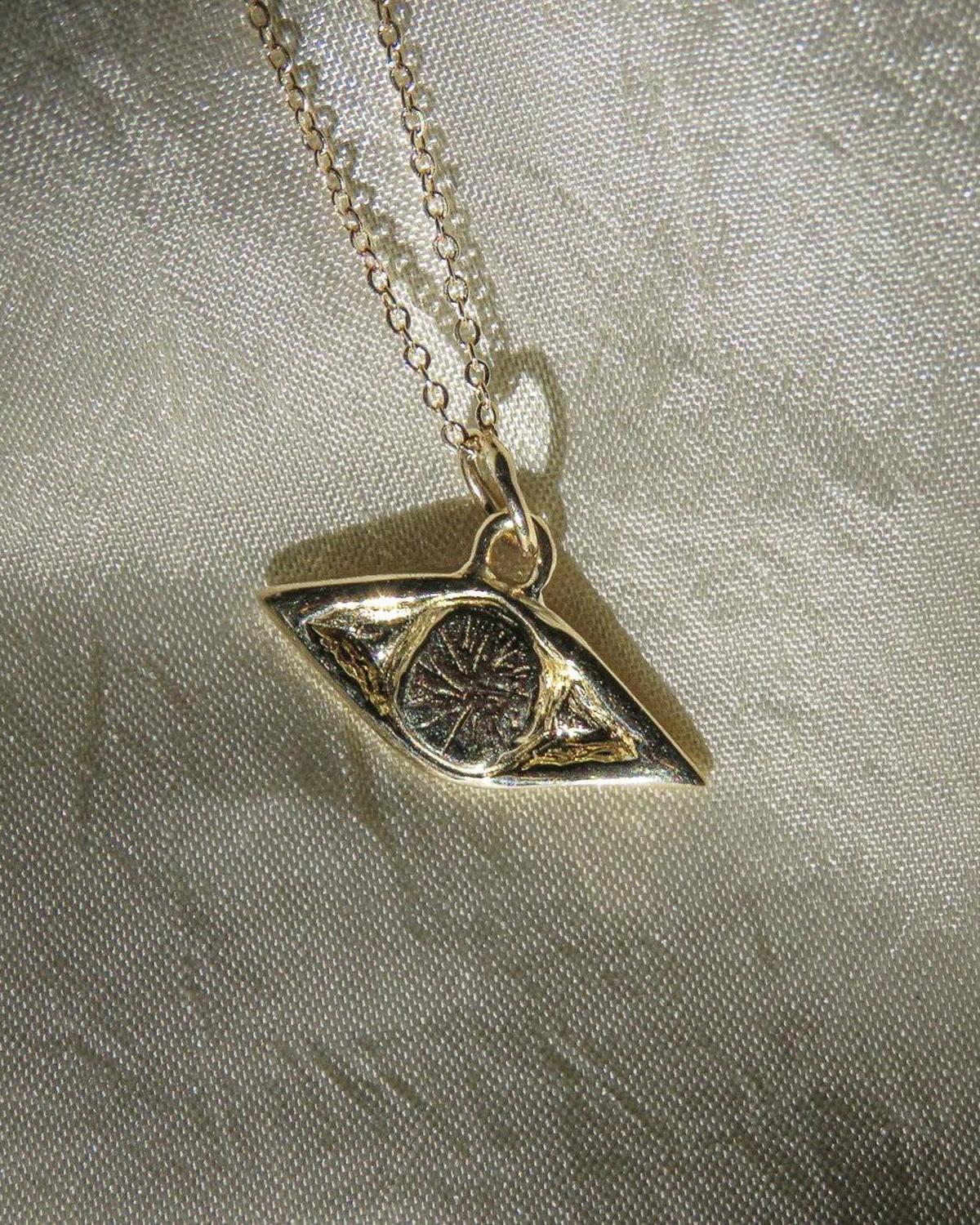 Evil Eye Pendant Necklace - Dea Dia