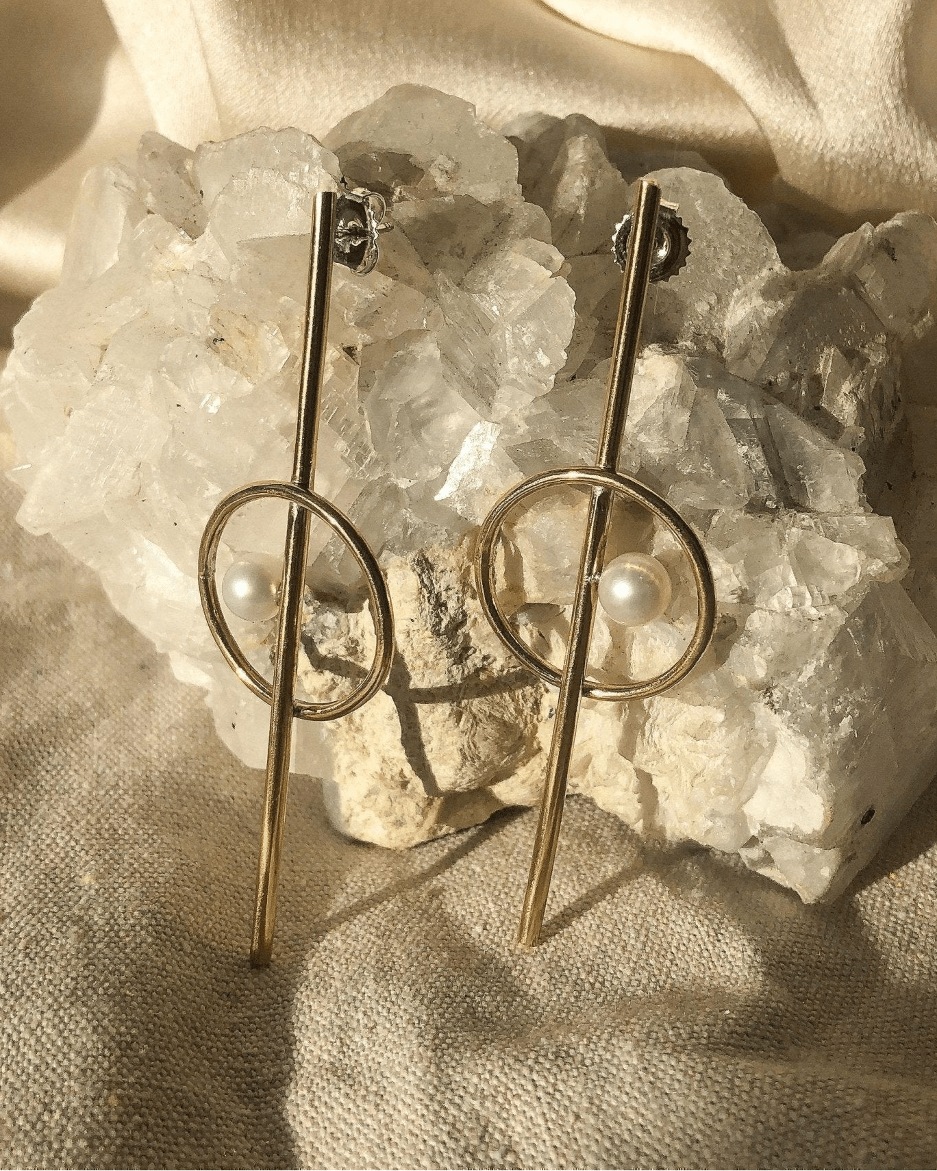 Balance Earrings - Pearl & Gold Geometric Earrings - Dea Dia