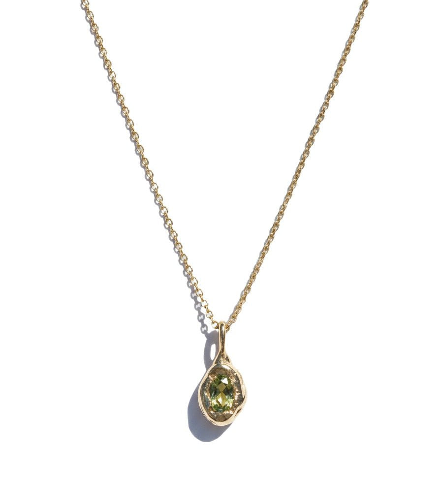 Chartreuse Green Australian Sapphire Forma Charm - Dea Dia