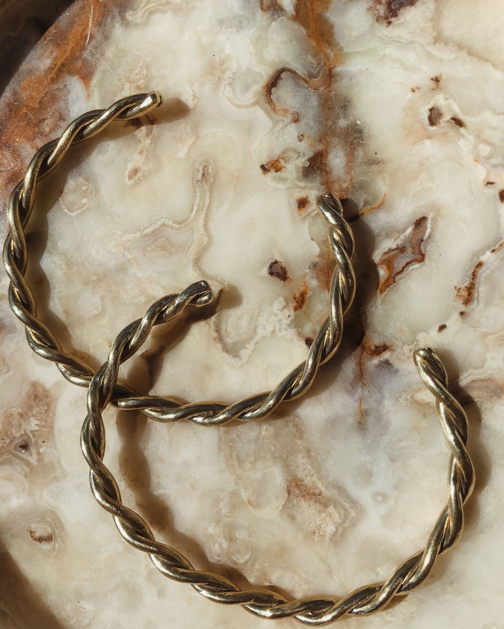 Confluence Cuff - Unisex Twisted Gold Bracelet - Dea Dia