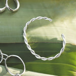 Confluence Cuff - Unisex Twisted Gold Bracelet - Dea Dia