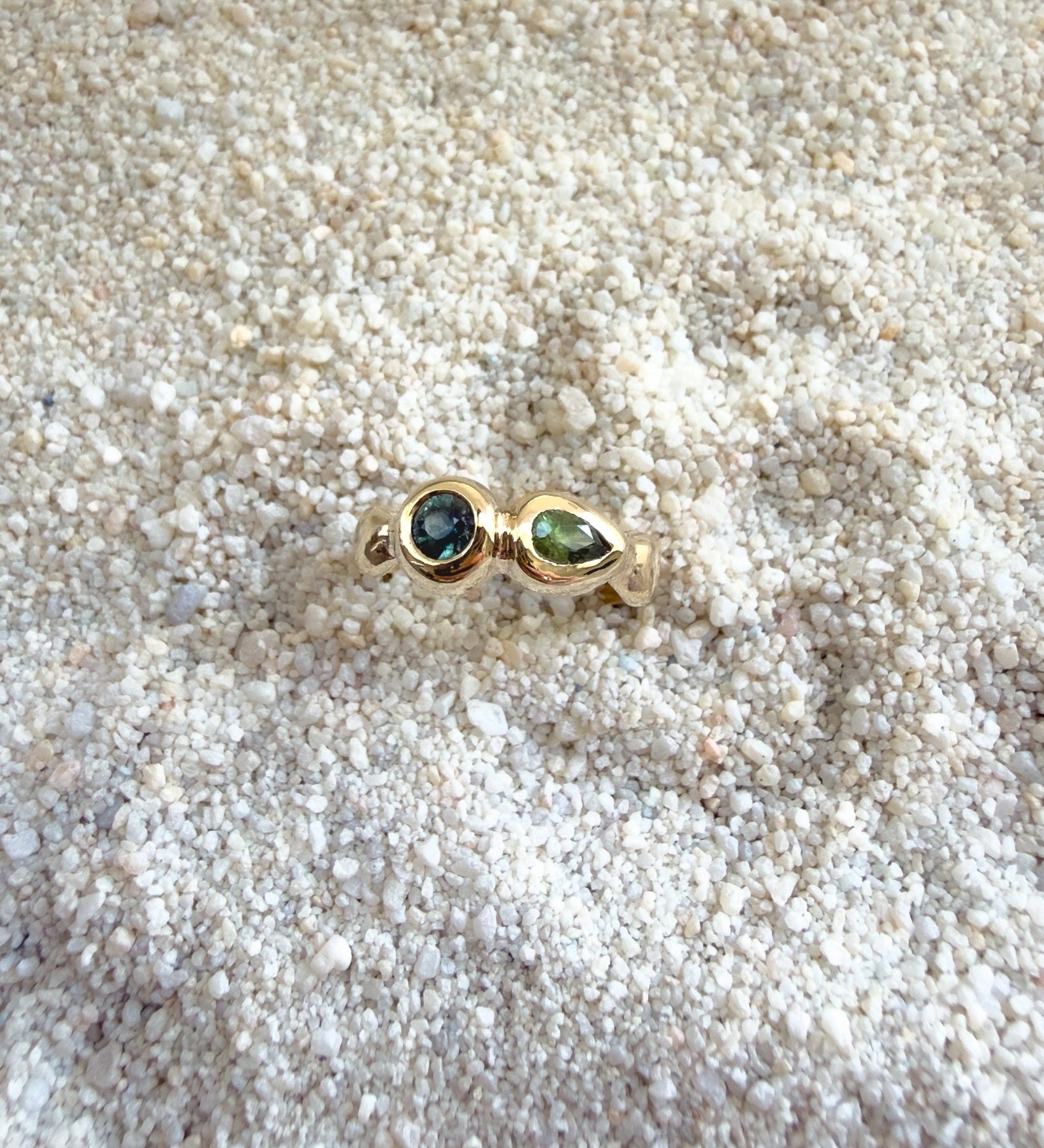 Delphi Toi et Moi Ring, Blue & Green Sapphire in Solid 14k Gold - Dea Dia