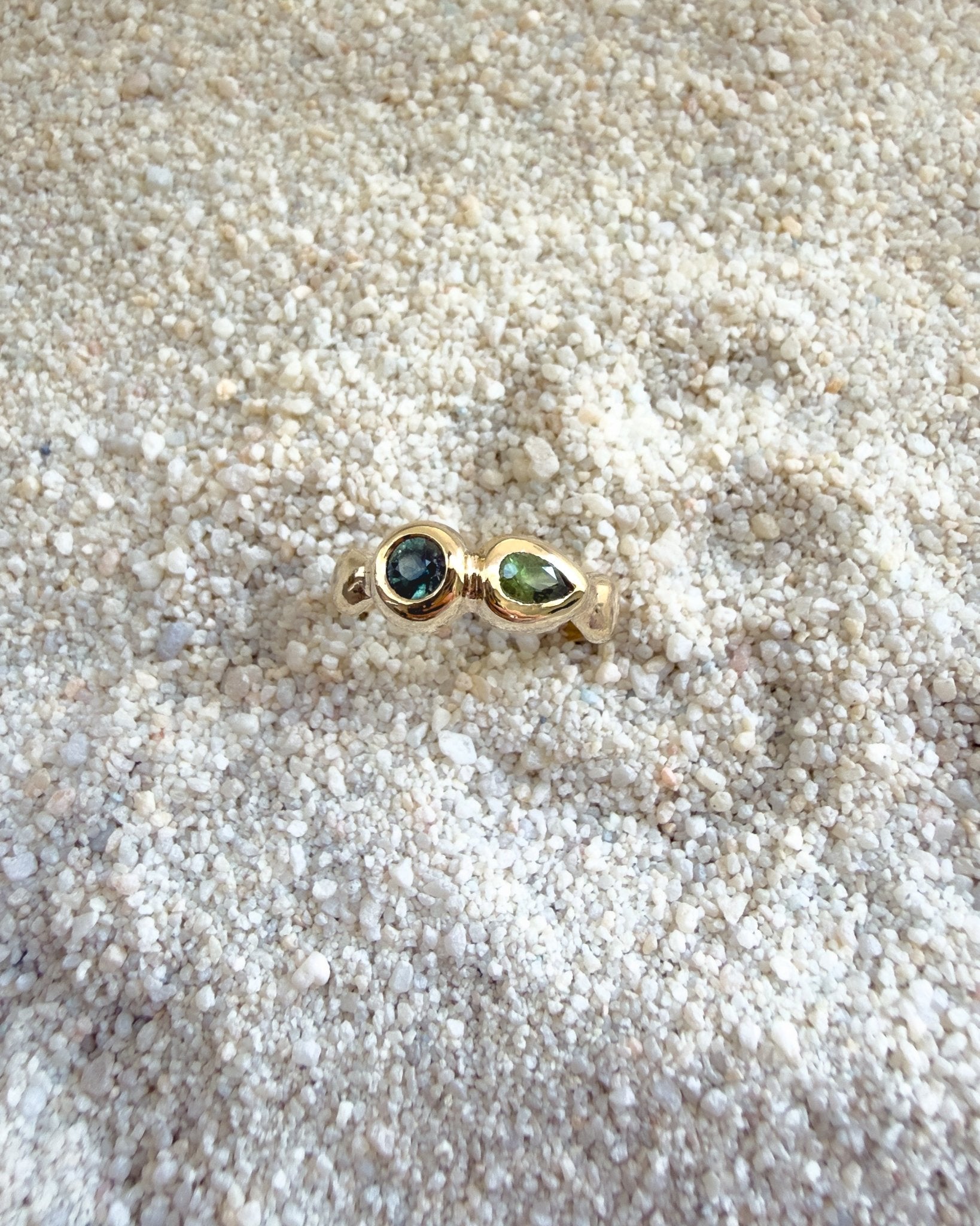 Delphi Toi et Moi Ring, Blue & Green Sapphire in Solid 14k Gold - Dea Dia
