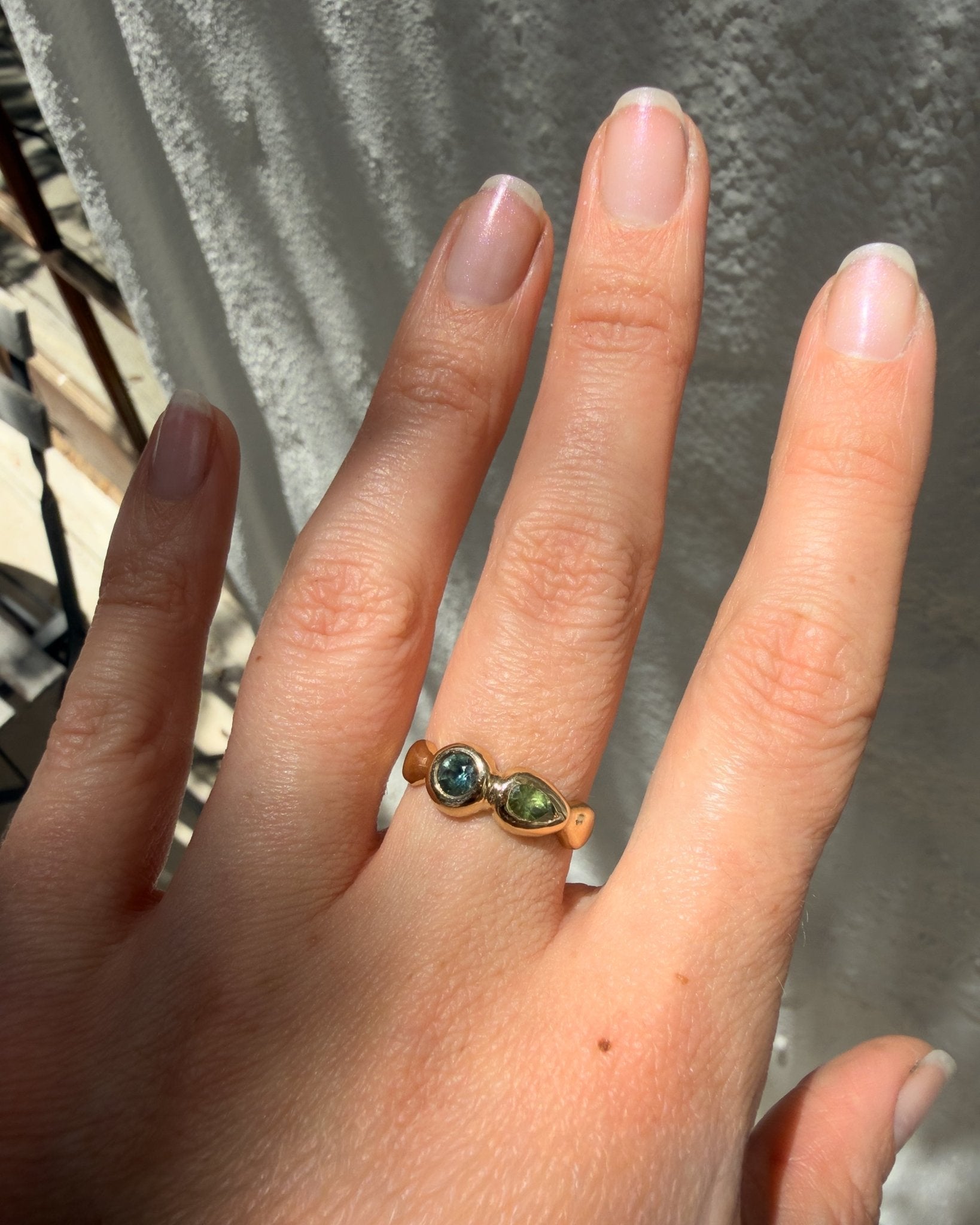 Delphi Toi et Moi Ring, Blue & Green Sapphire in Solid 14k Gold - Dea Dia