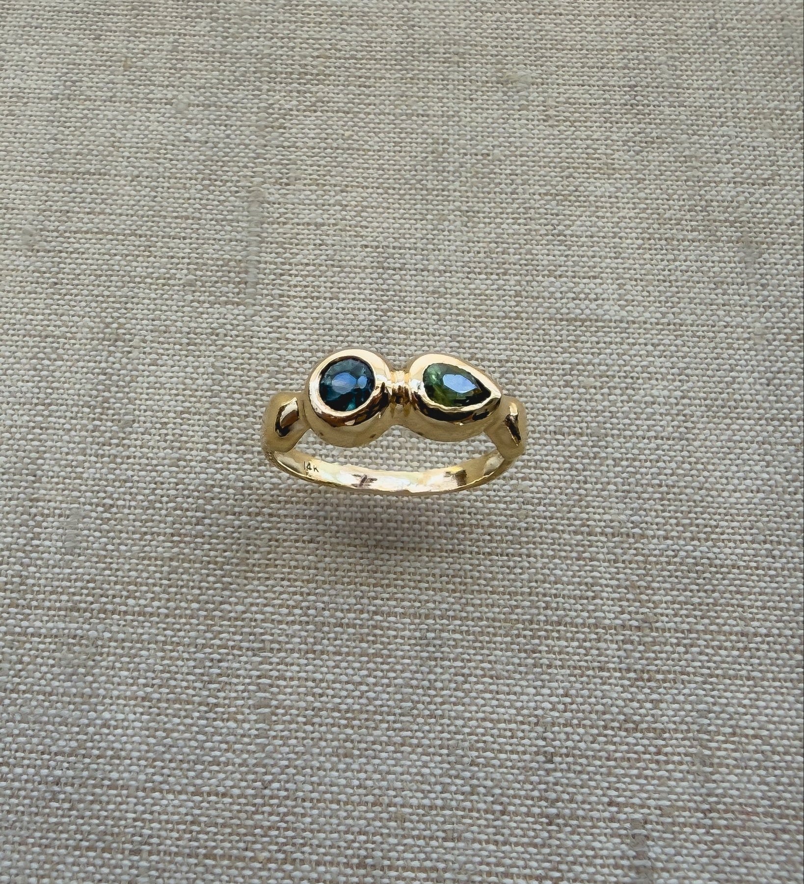 Delphi Toi et Moi Ring, Blue & Green Sapphire in Solid 14k Gold - Dea Dia
