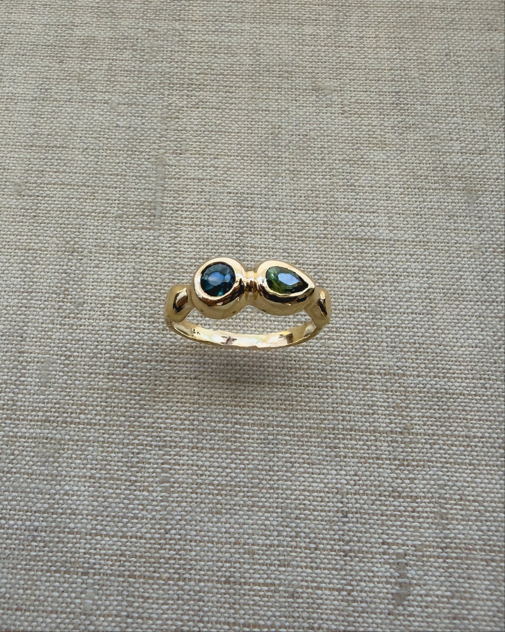 Delphi Toi et Moi Ring, Blue & Green Sapphire in Solid 14k Gold - Dea Dia