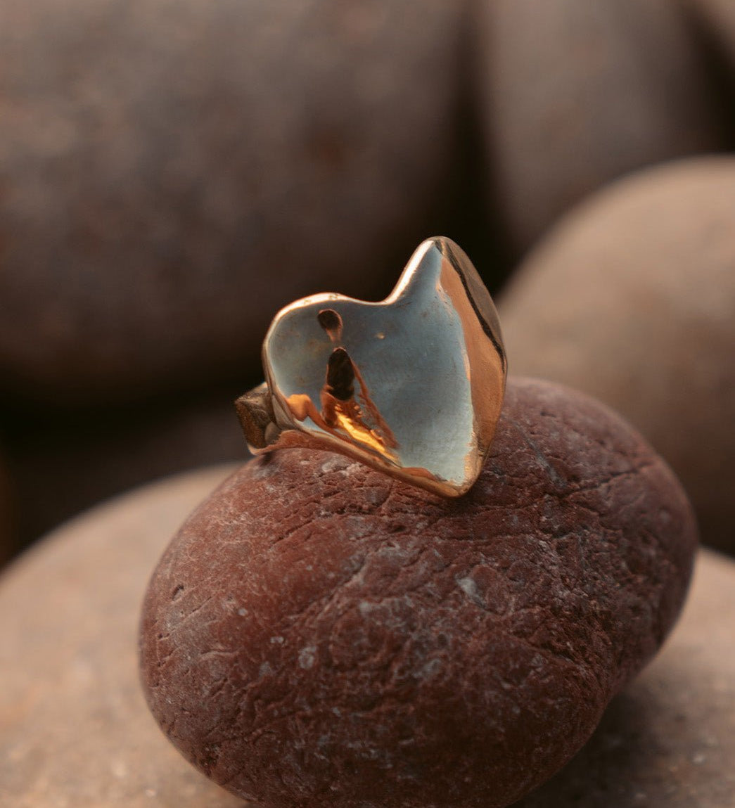 Eros Solid Gold Heart Signet Ring - Dea Dia