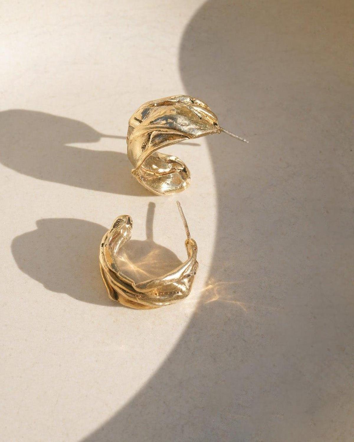 Eureka Chunky Gold Hoop Earrings - Dea Dia