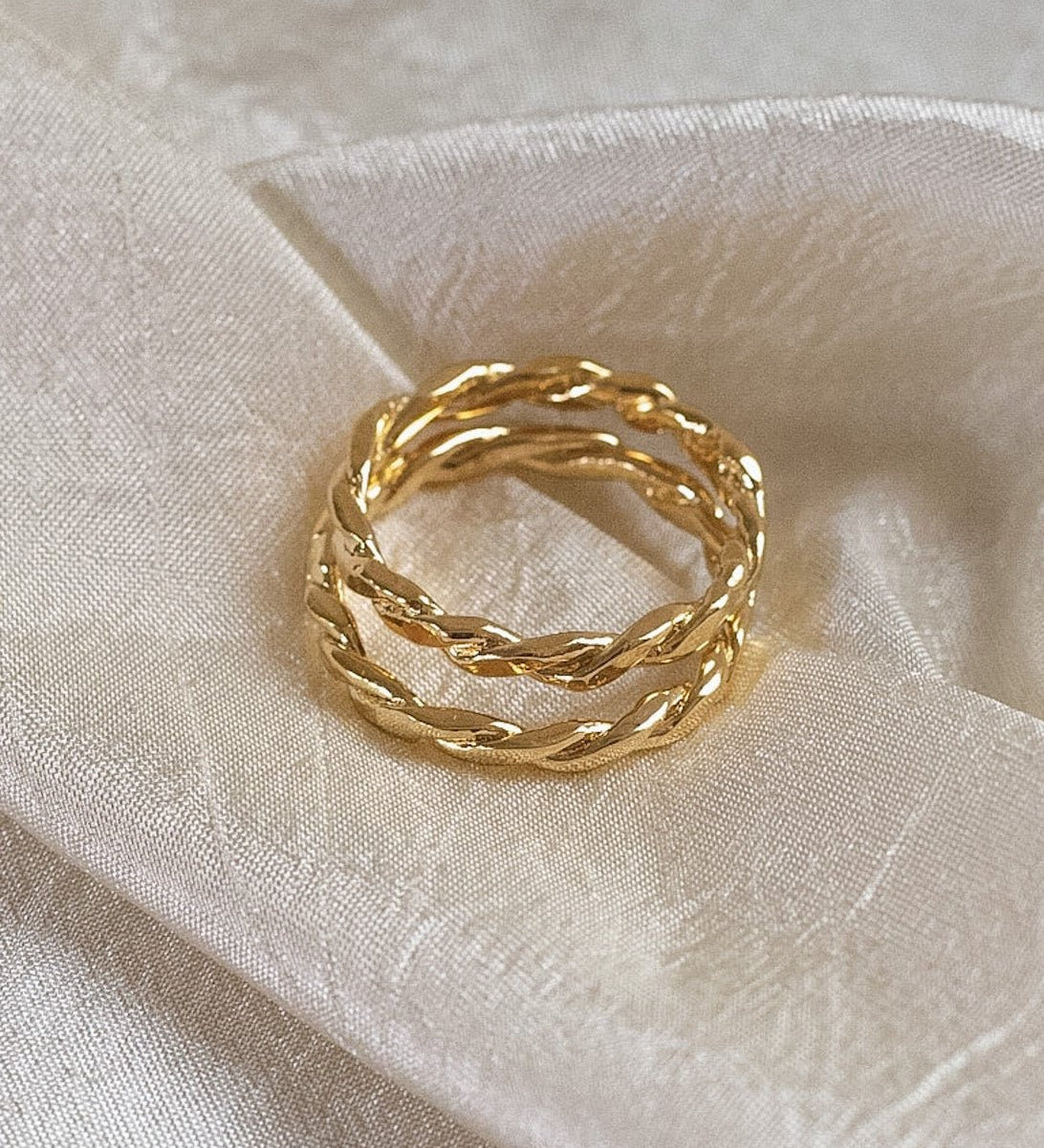Flat Twist Wedding Band in Solid 14k or 18k Gold - Dea Dia