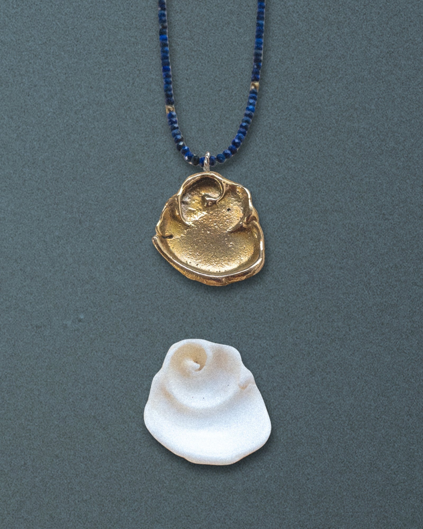 Lapis Mollusk Shell Necklace - Dea Dia