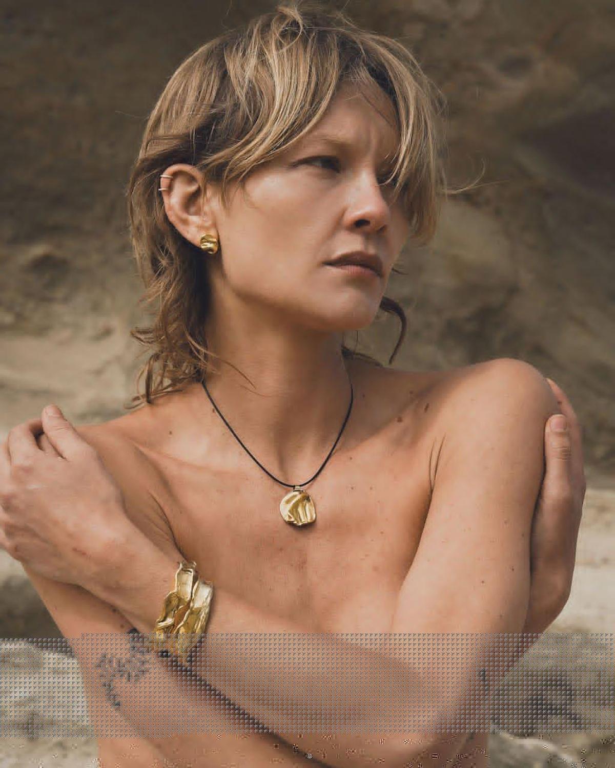 Perdido Folded Gold Stud Earrings - Dea Dia