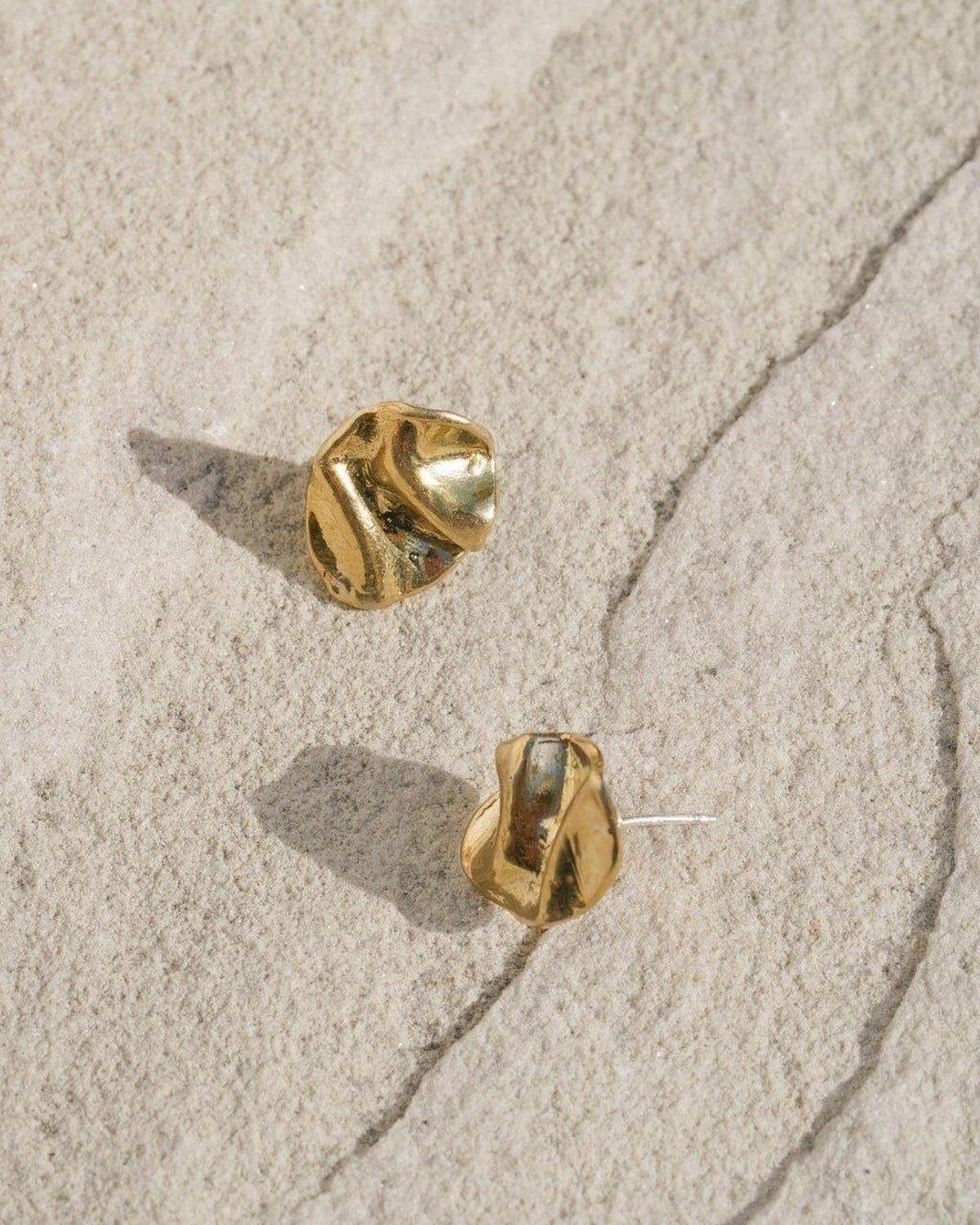 Perdido Folded Gold Stud Earrings - Dea Dia