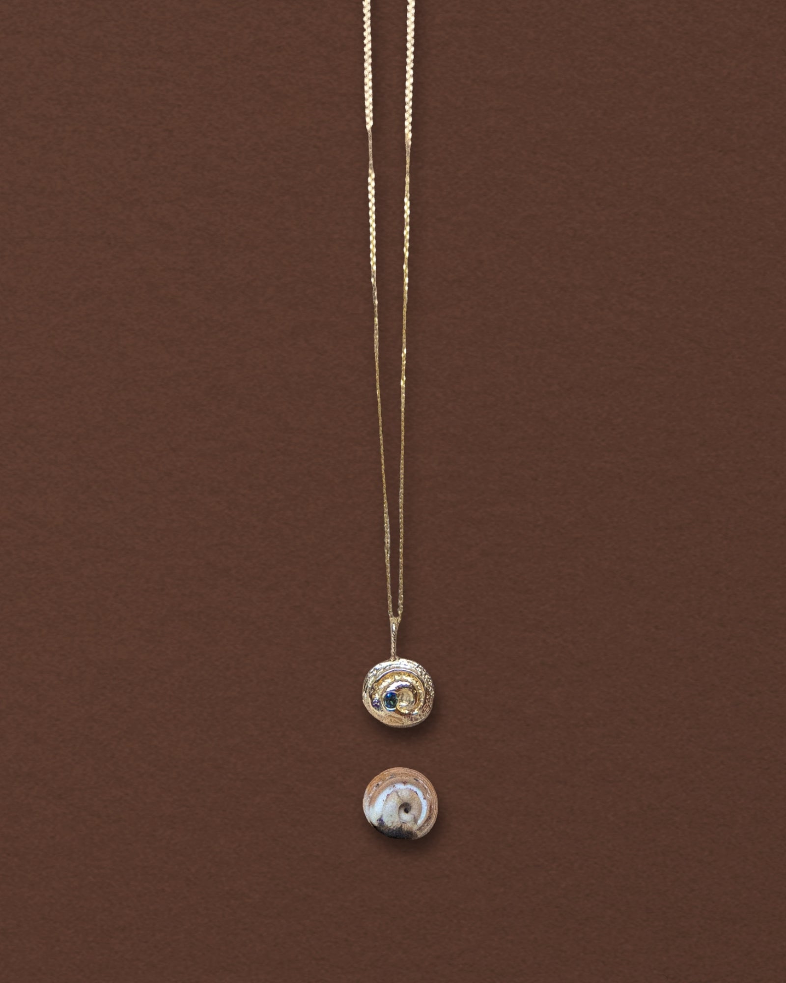 Shiva Shell Charm, 14k Gold with Teal Sapphire - Dea Dia