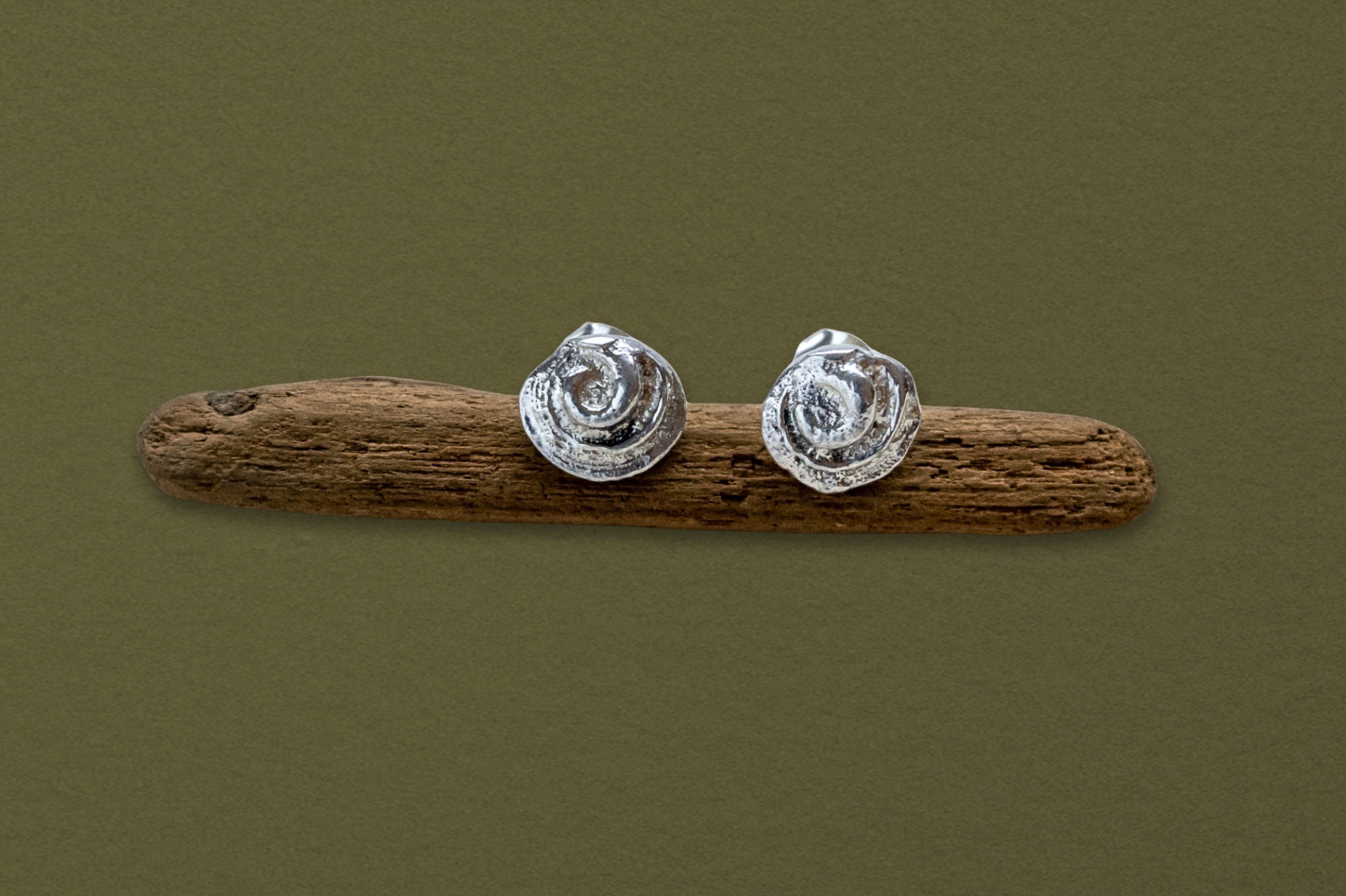 Shiva Shell Stud Earrings - Dea Dia