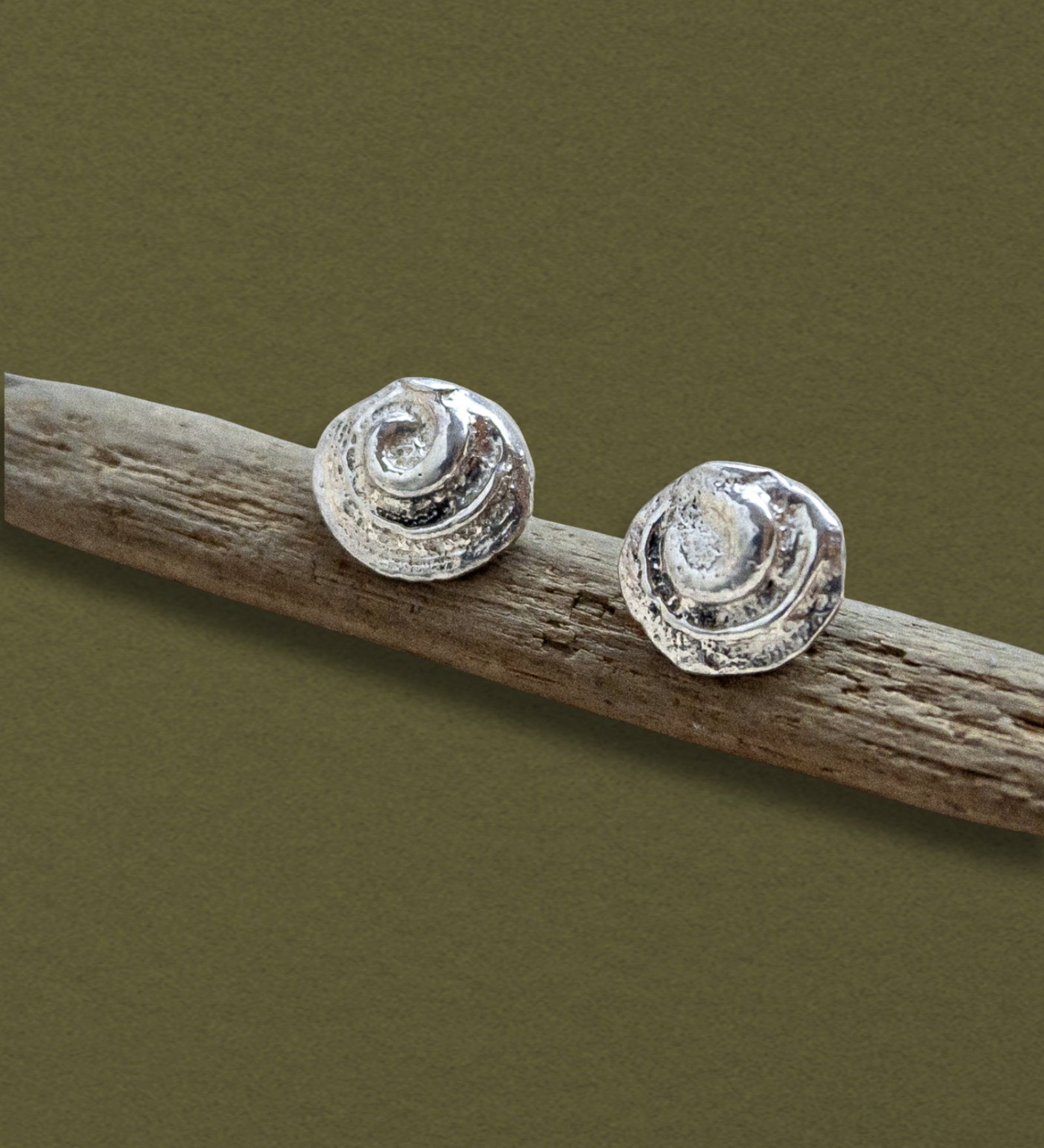 Shiva Shell Stud Earrings - Dea Dia