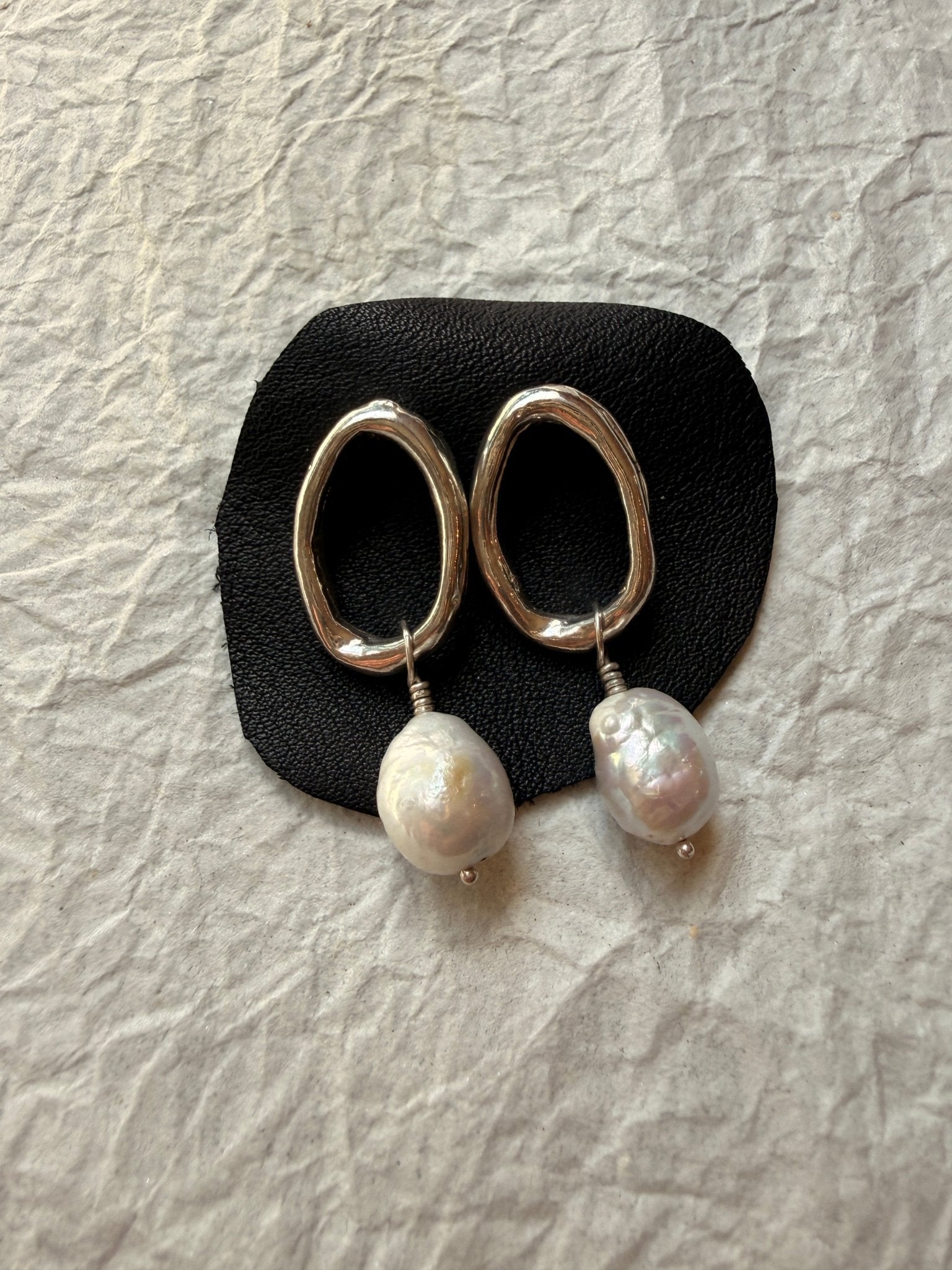 Silver Organic Open Circle Pearl Stud Earrings - Dea Dia