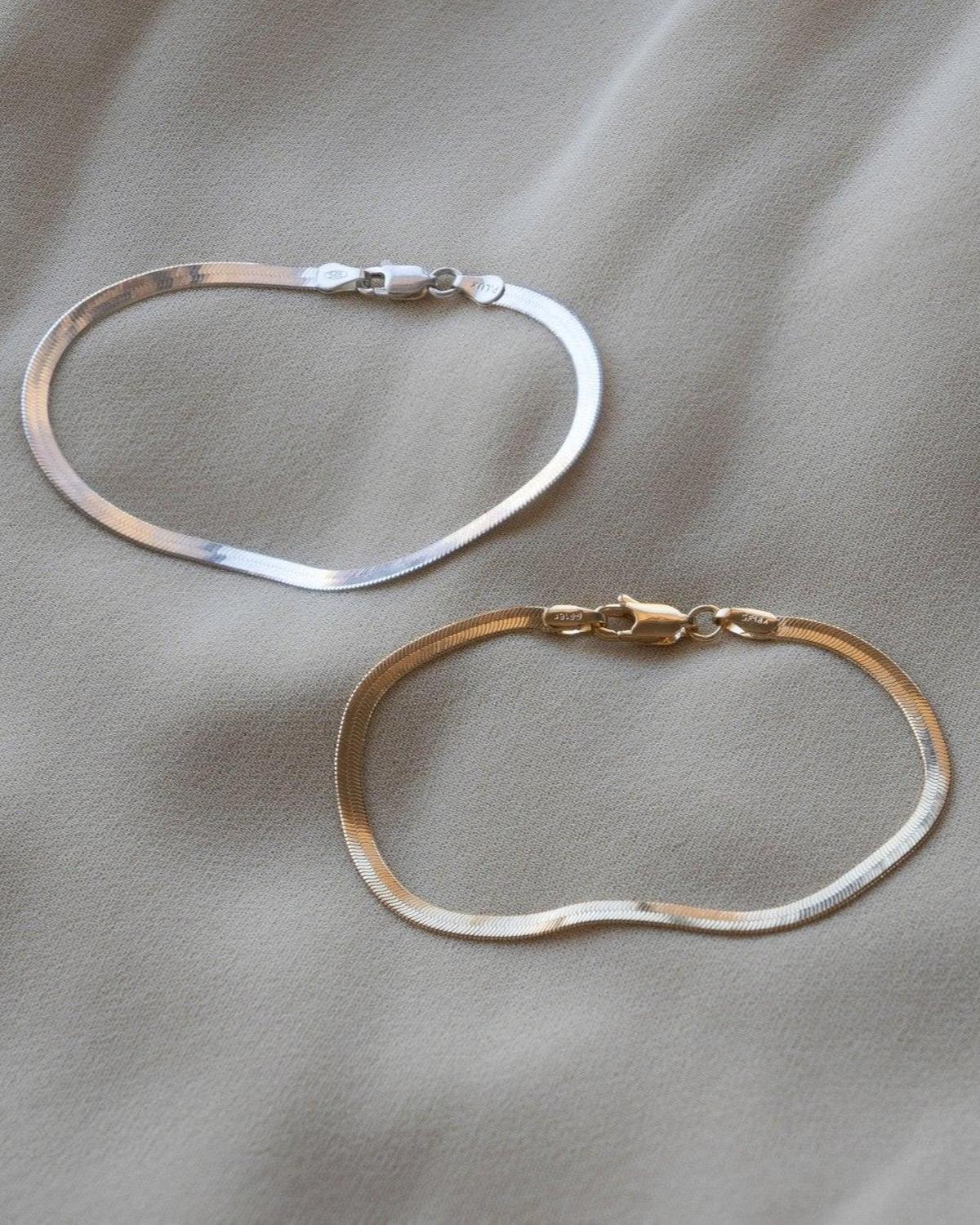 Slinky Silver Herringbone Chain Bracelet - Dea Dia