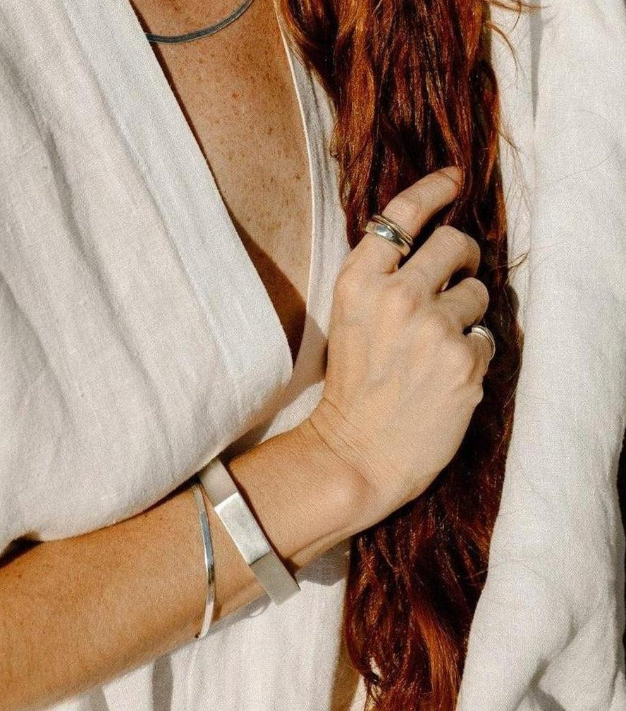 Slinky Silver Herringbone Chain Bracelet - Dea Dia