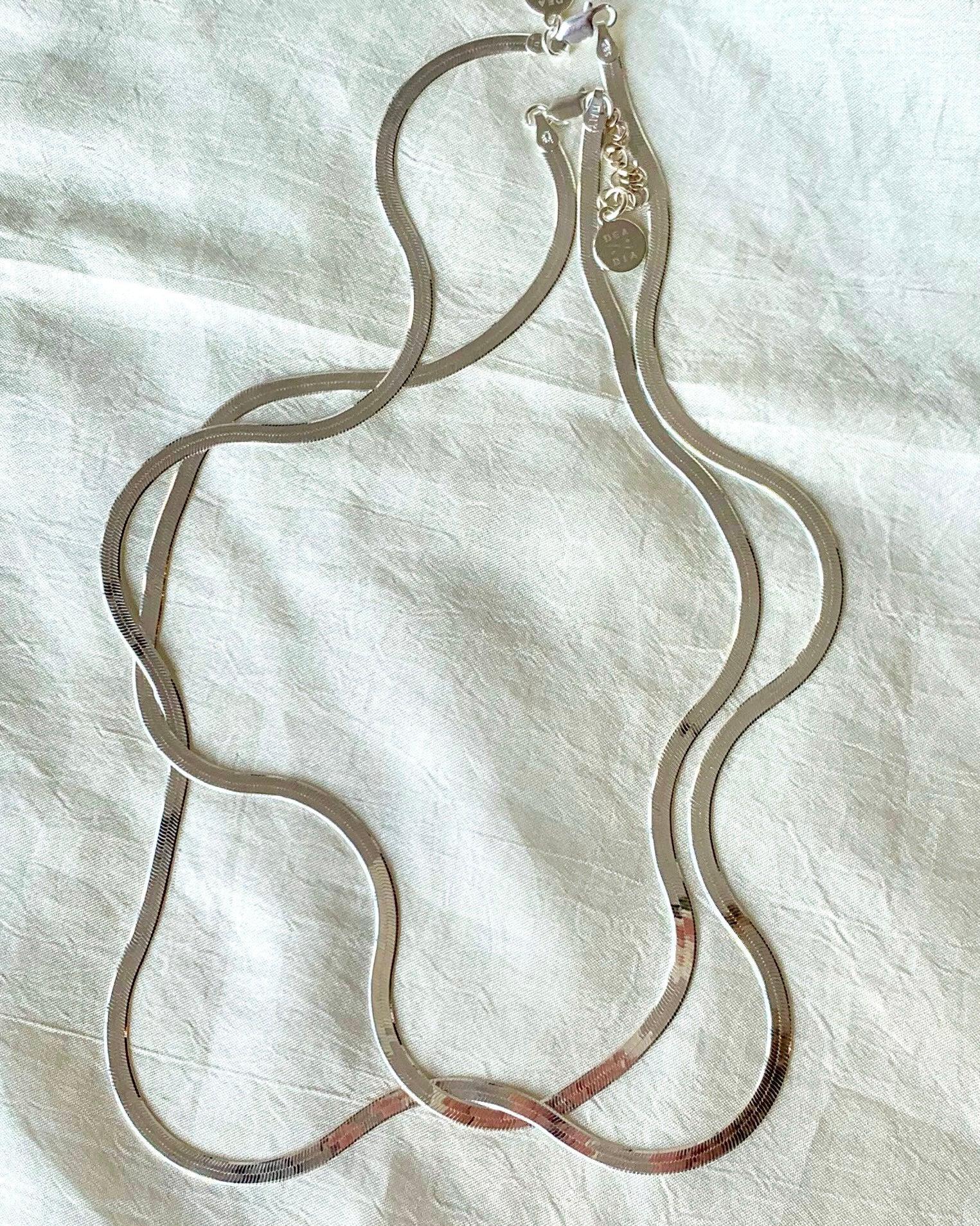 Slinky Silver Herringbone Chain Necklace - Dea Dia