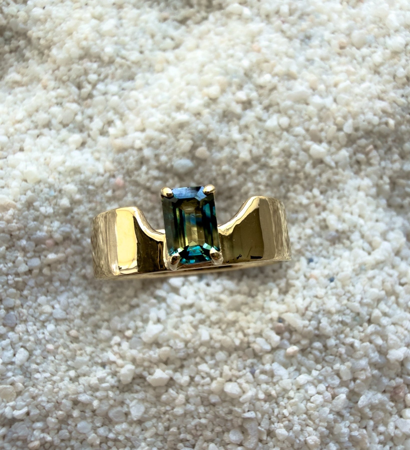 Swoopy Cigar Band, Blue Green Parti Sapphire in Solid 14k Gold - Dea Dia