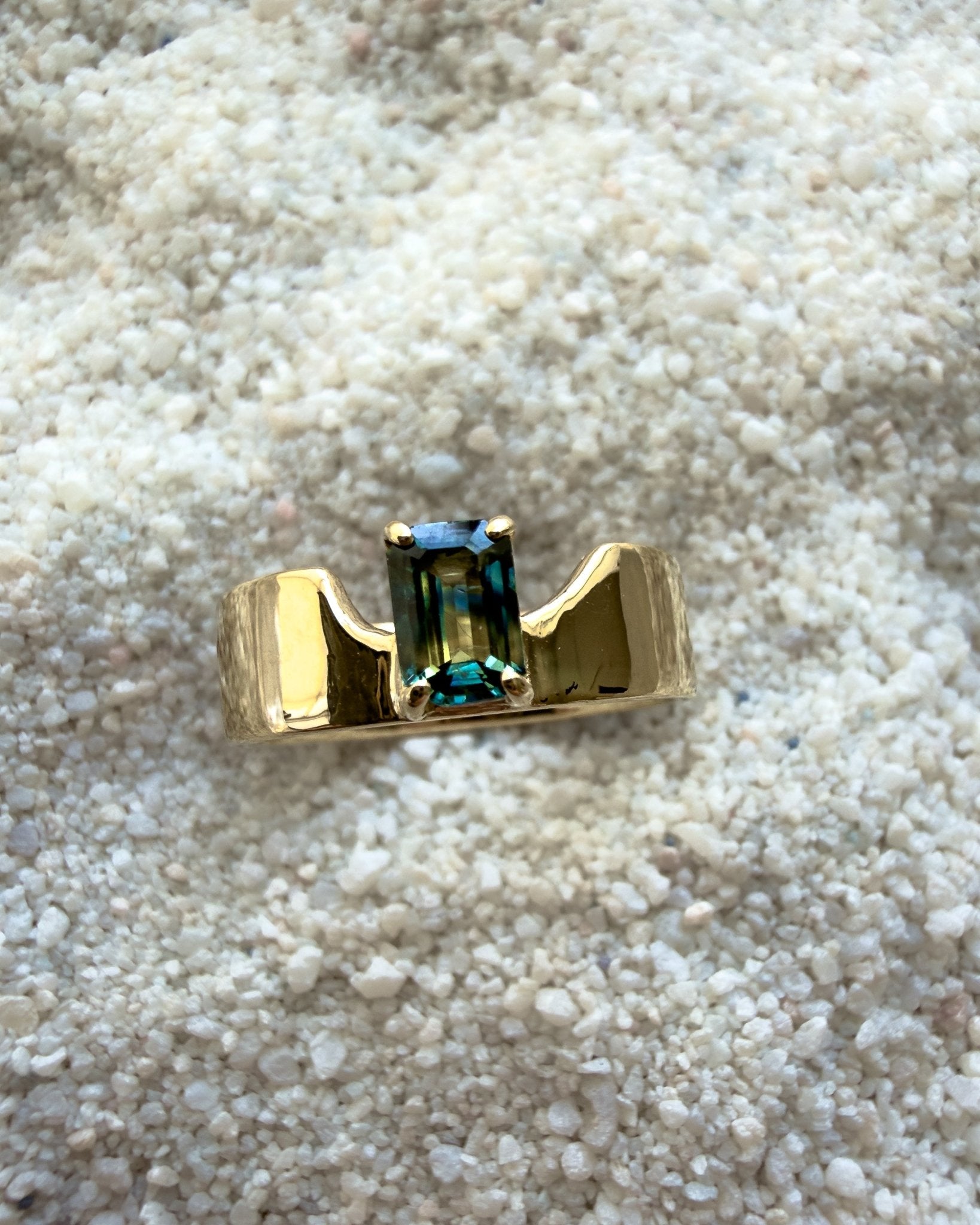 Swoopy Cigar Band, Blue Green Parti Sapphire in Solid 14k Gold - Dea Dia
