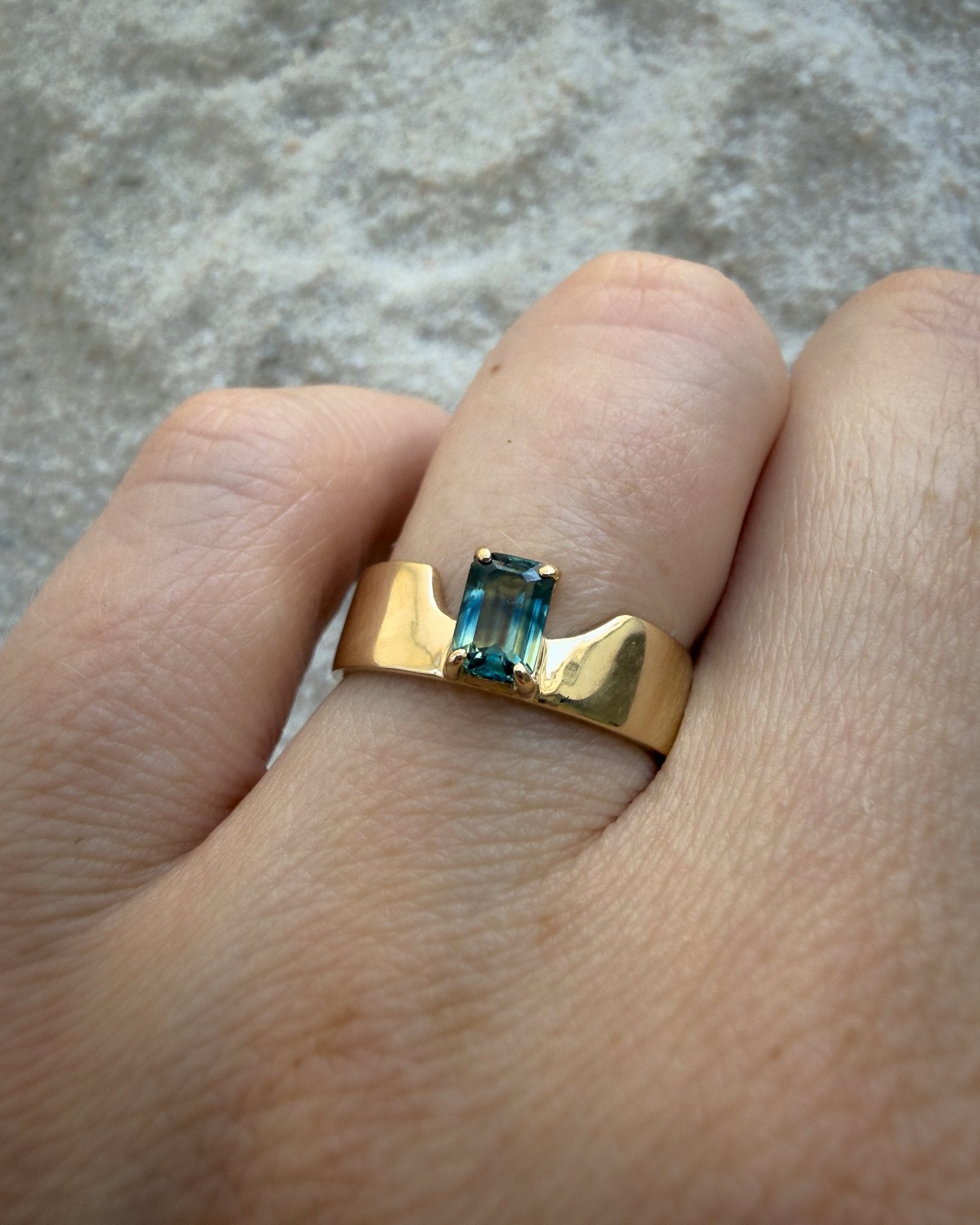 Swoopy Cigar Band, Blue Green Parti Sapphire in Solid 14k Gold - Dea Dia