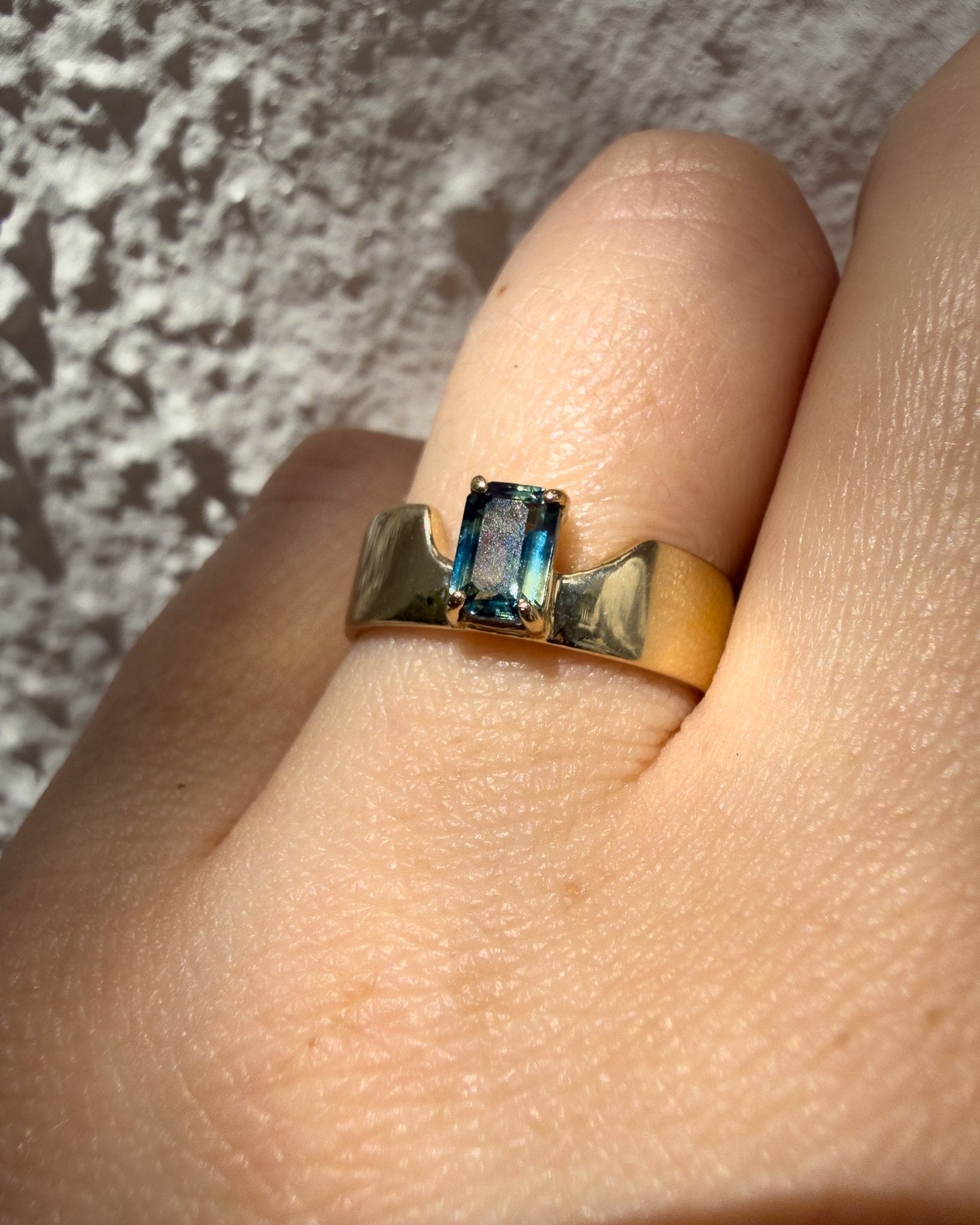 Swoopy Cigar Band, Blue Green Parti Sapphire in Solid 14k Gold - Dea Dia