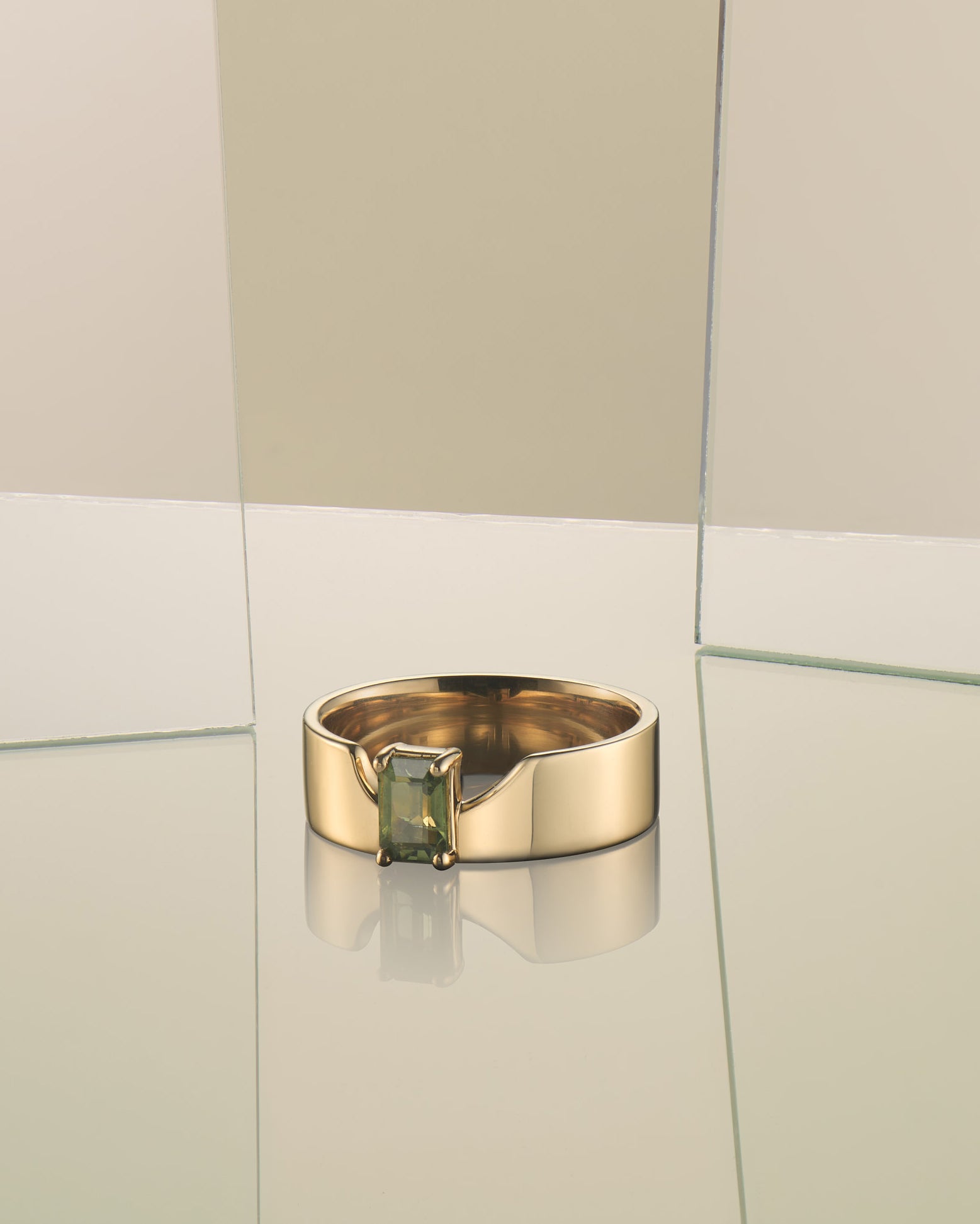 Swoopy Cigar Band Green Sapphire Ring - Dea Dia