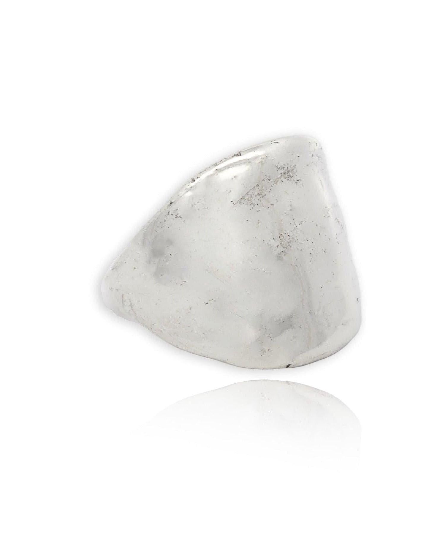 The Protector Ring - Silver Shield Signet Ring - Dea Dia