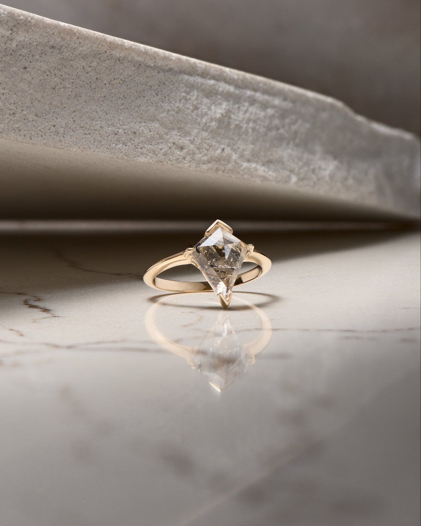 Tourmalinated Quartz Kite Gold Ring - Dea Dia