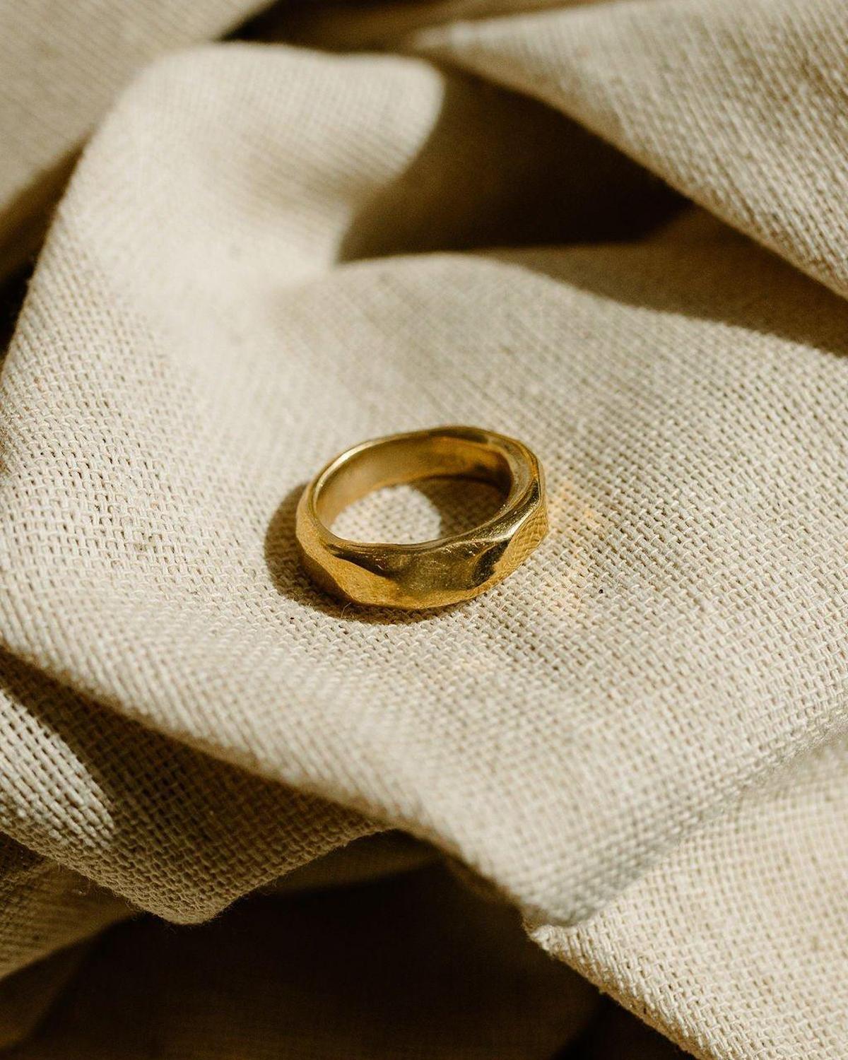 14k Big Butte Ring - Organic Faceted Wedding band - Dea Dia
