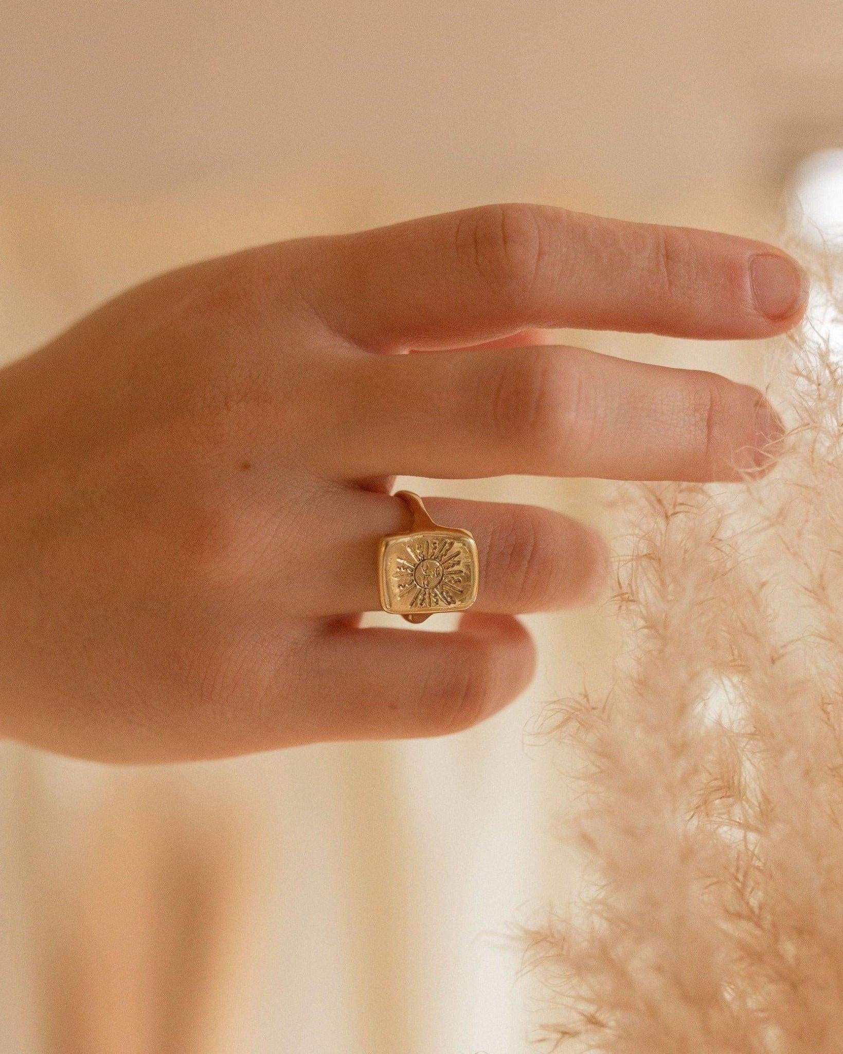 14k Sun Tarot Ring - Dea Dia