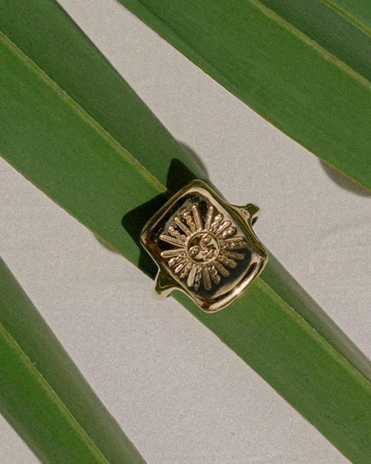 14k Sun Tarot Ring - Dea Dia