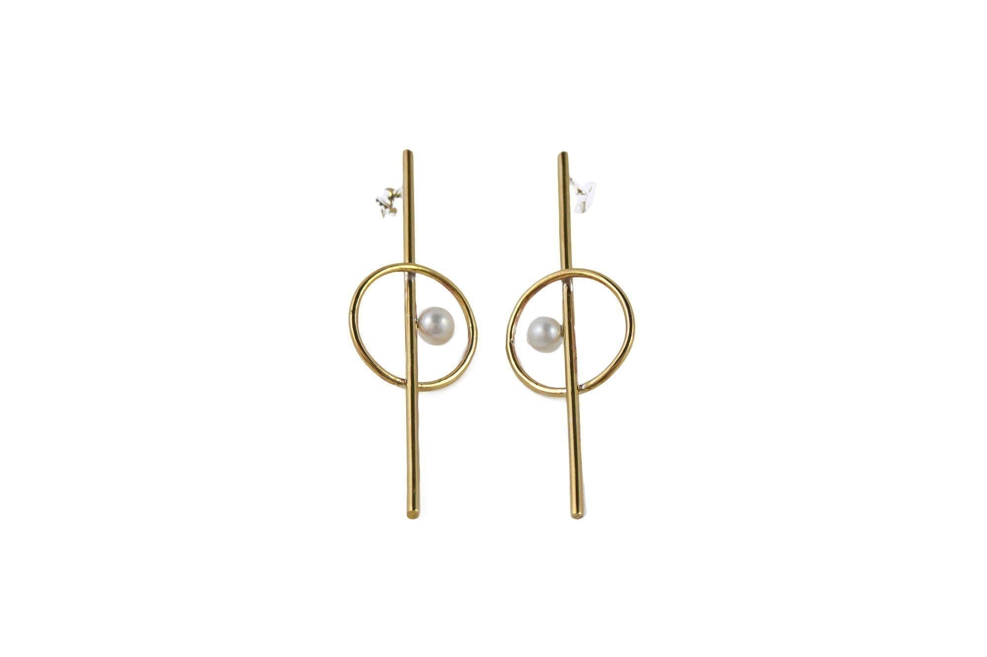Balance Earrings - Pearl & Gold Geometric Earrings - Dea Dia