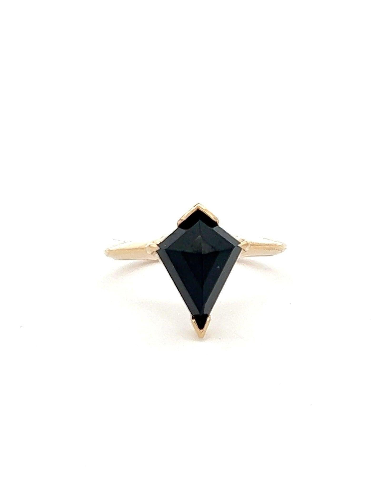 Black Spinel Kite Gold Ring - Dea Dia