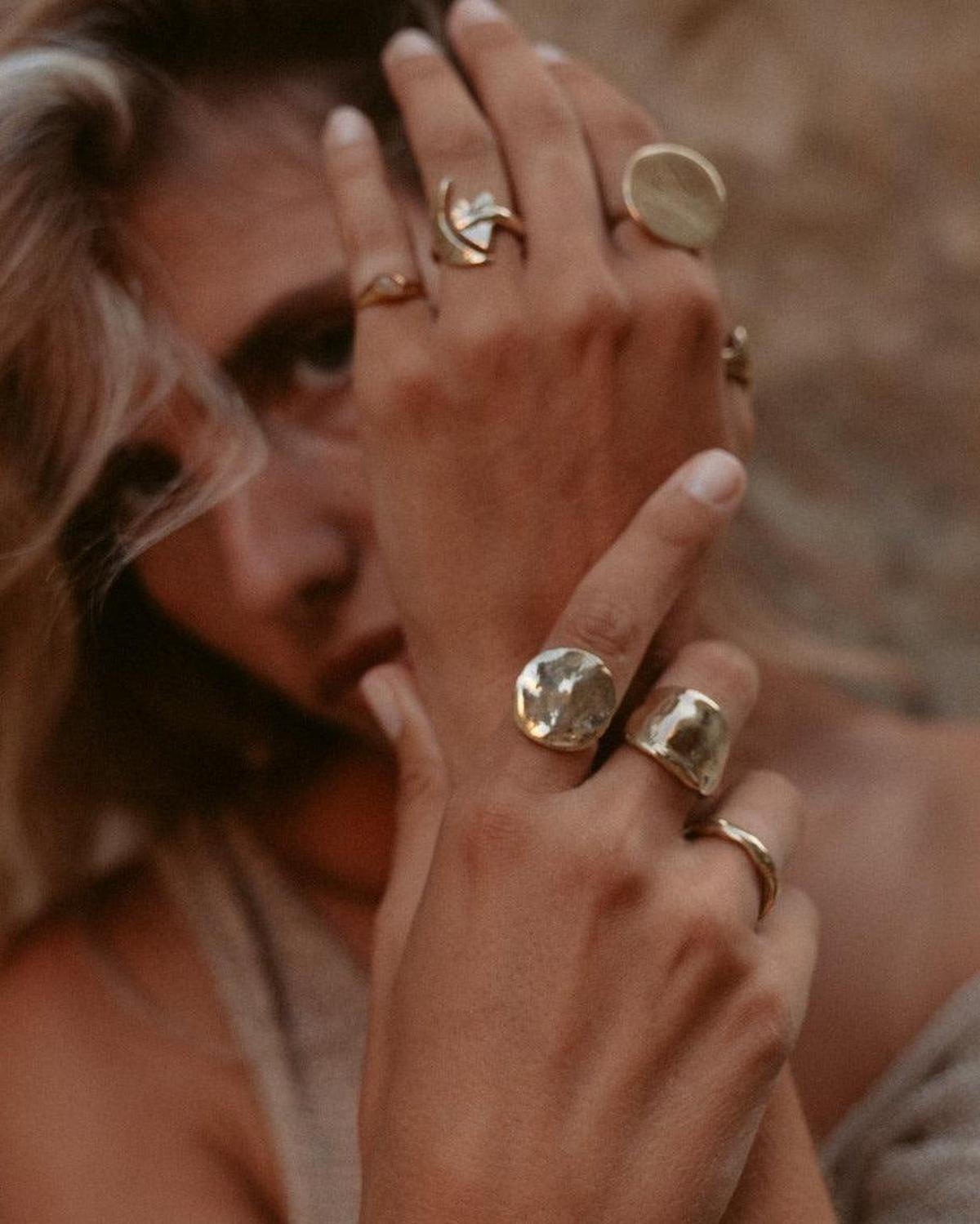 Moon Ring in Gold - Dea Dia