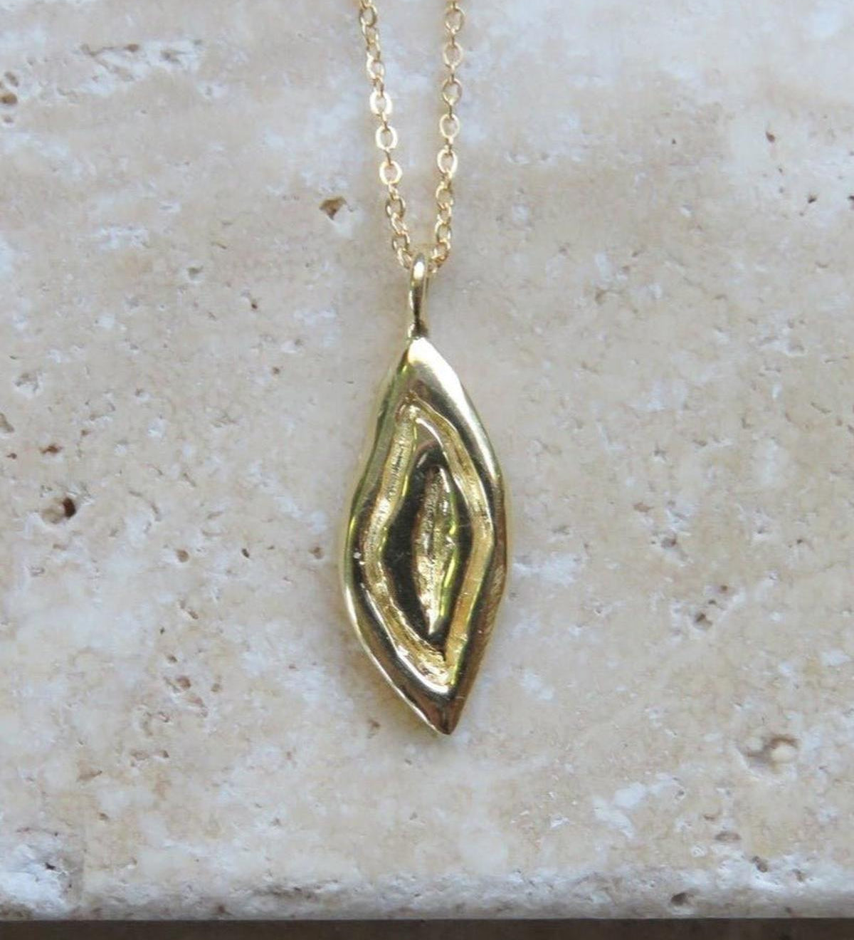 Gold Yoni Talisman Necklace - Dea Dia