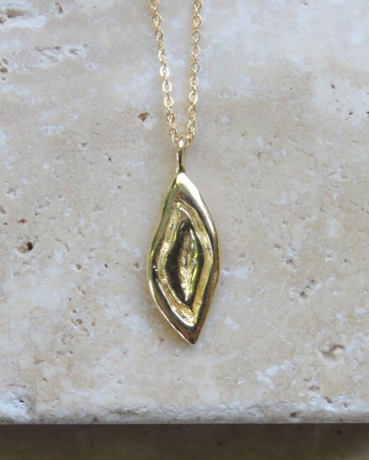 Gold Yoni Talisman Necklace - Dea Dia