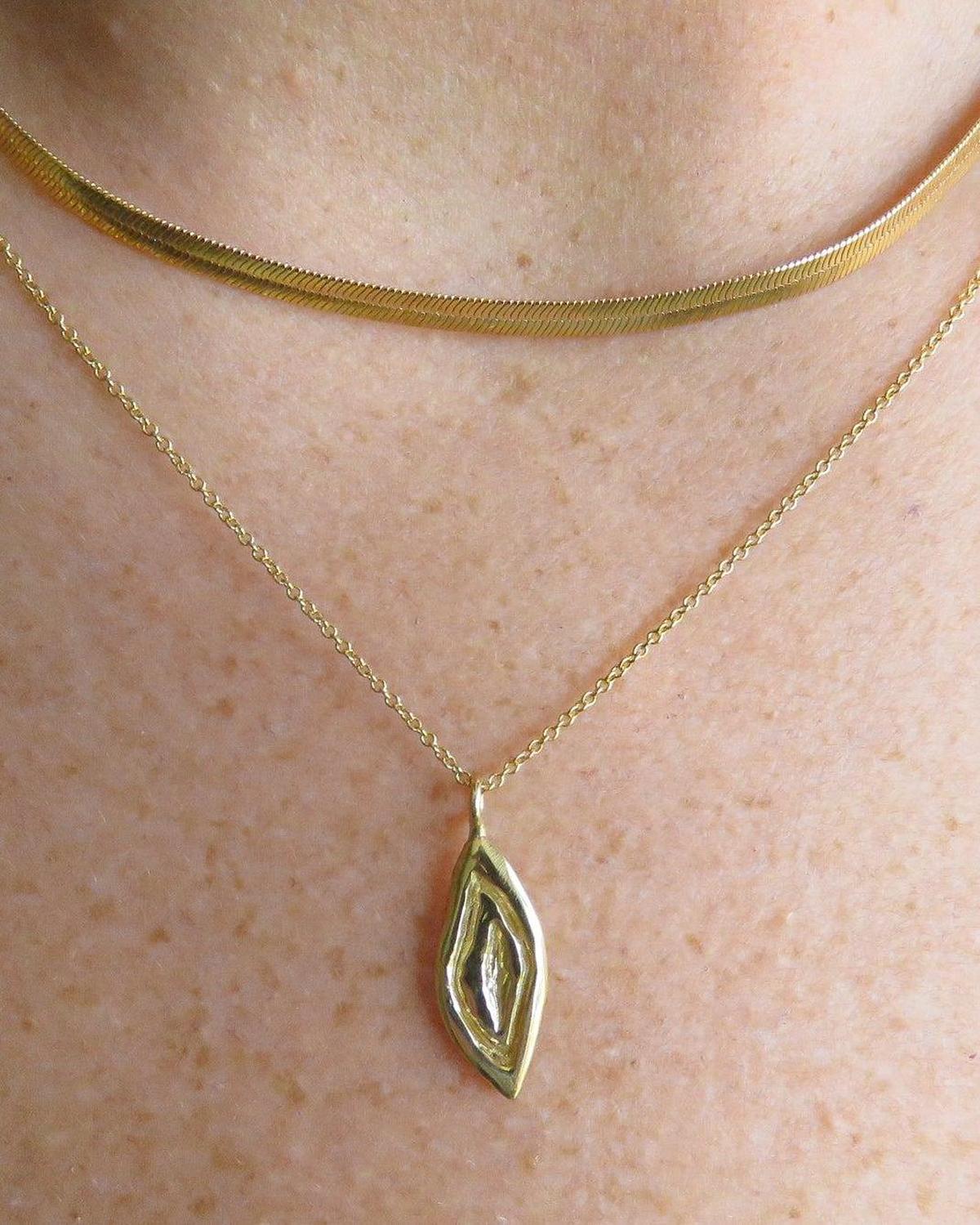 Gold Yoni Talisman Necklace - Dea Dia