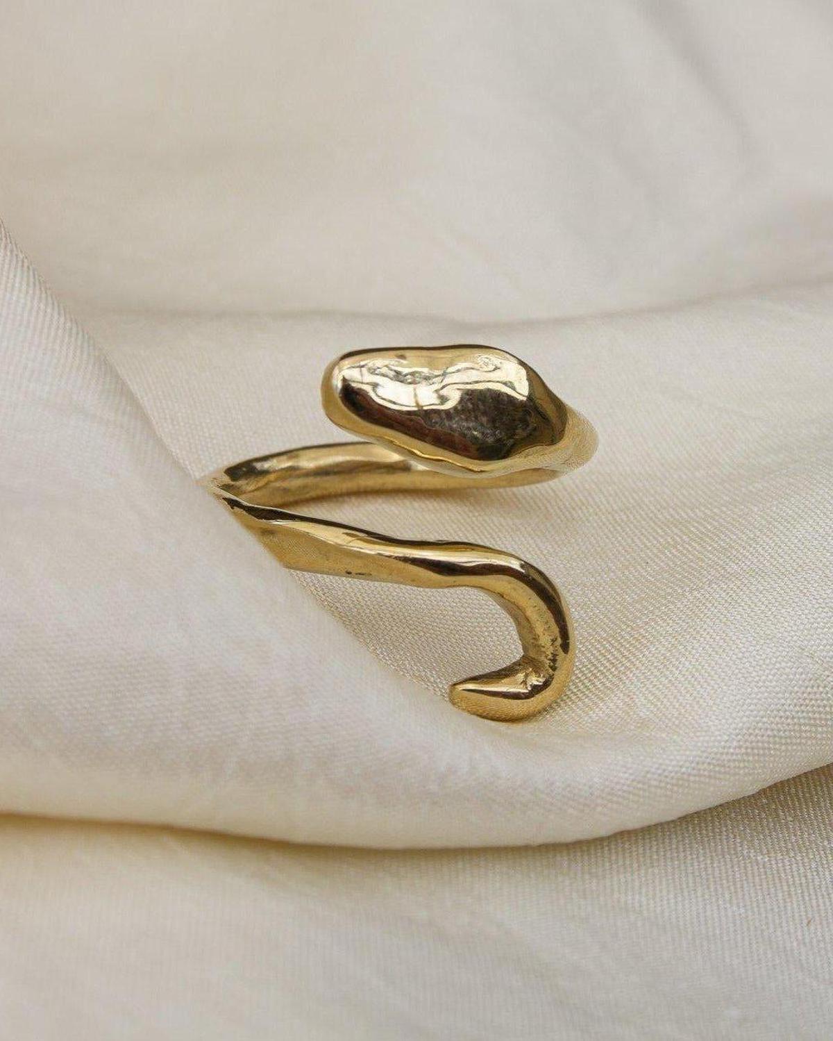 Serpent Guardian Wrap Ring - Dea Dia