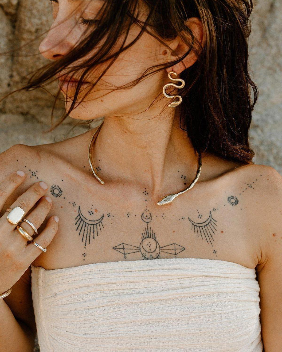 Serpent Kiss Earrings - Dea Dia