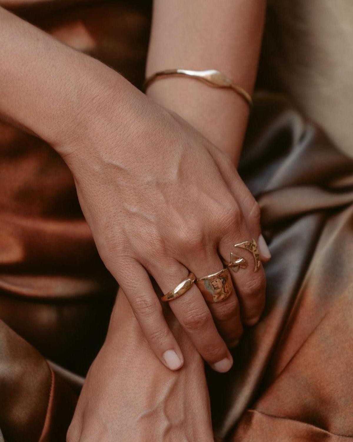 The Protector Ring - Gold Shield Signet Ring - Dea Dia
