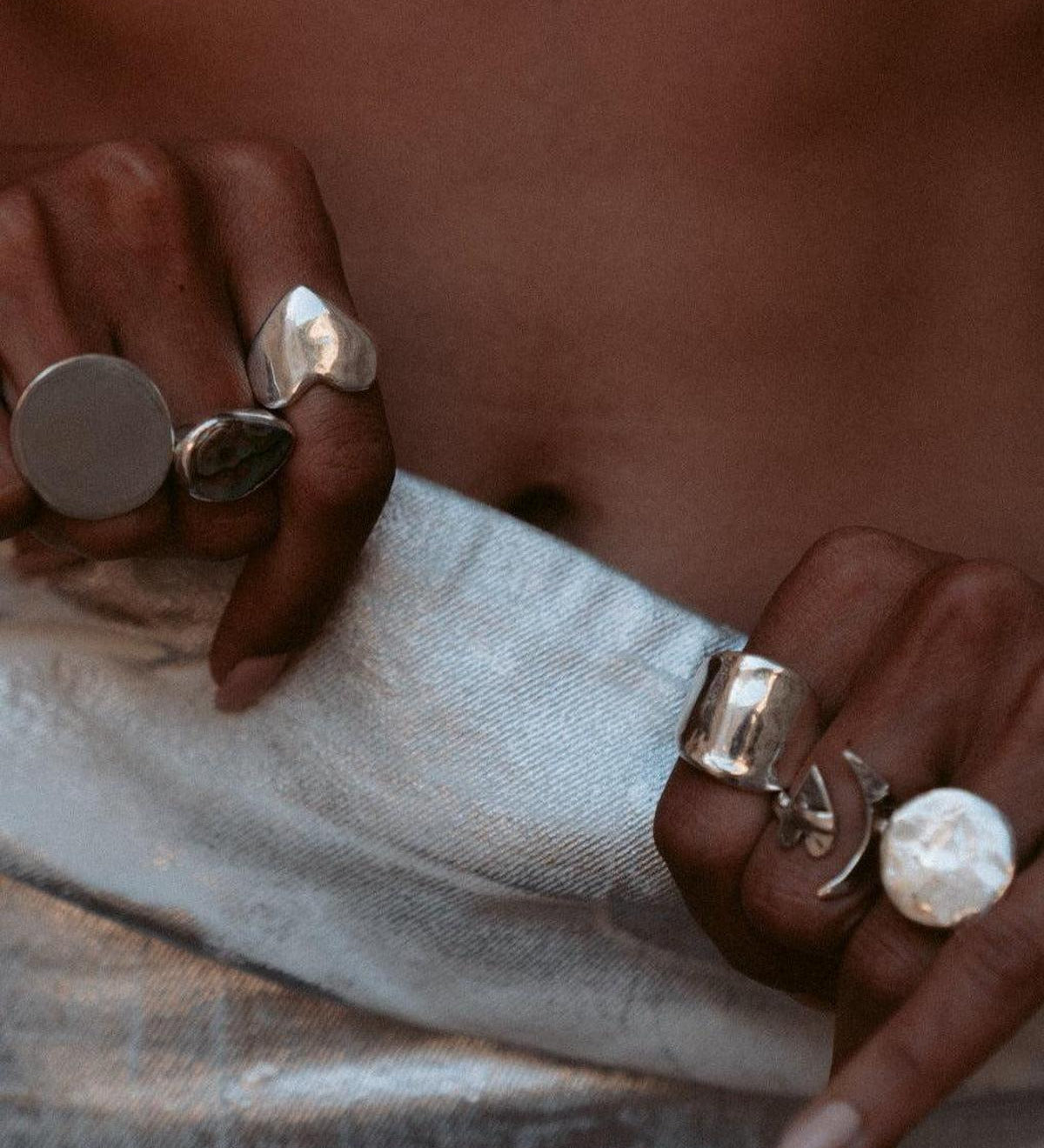 The Protector Ring - Silver Shield Signet Ring - Dea Dia