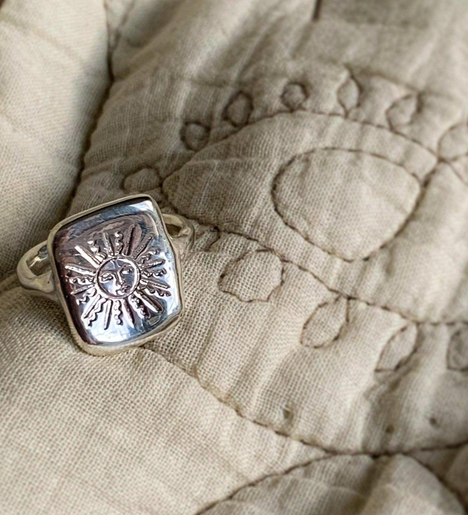 The Sun Tarot Ring - Dea Dia