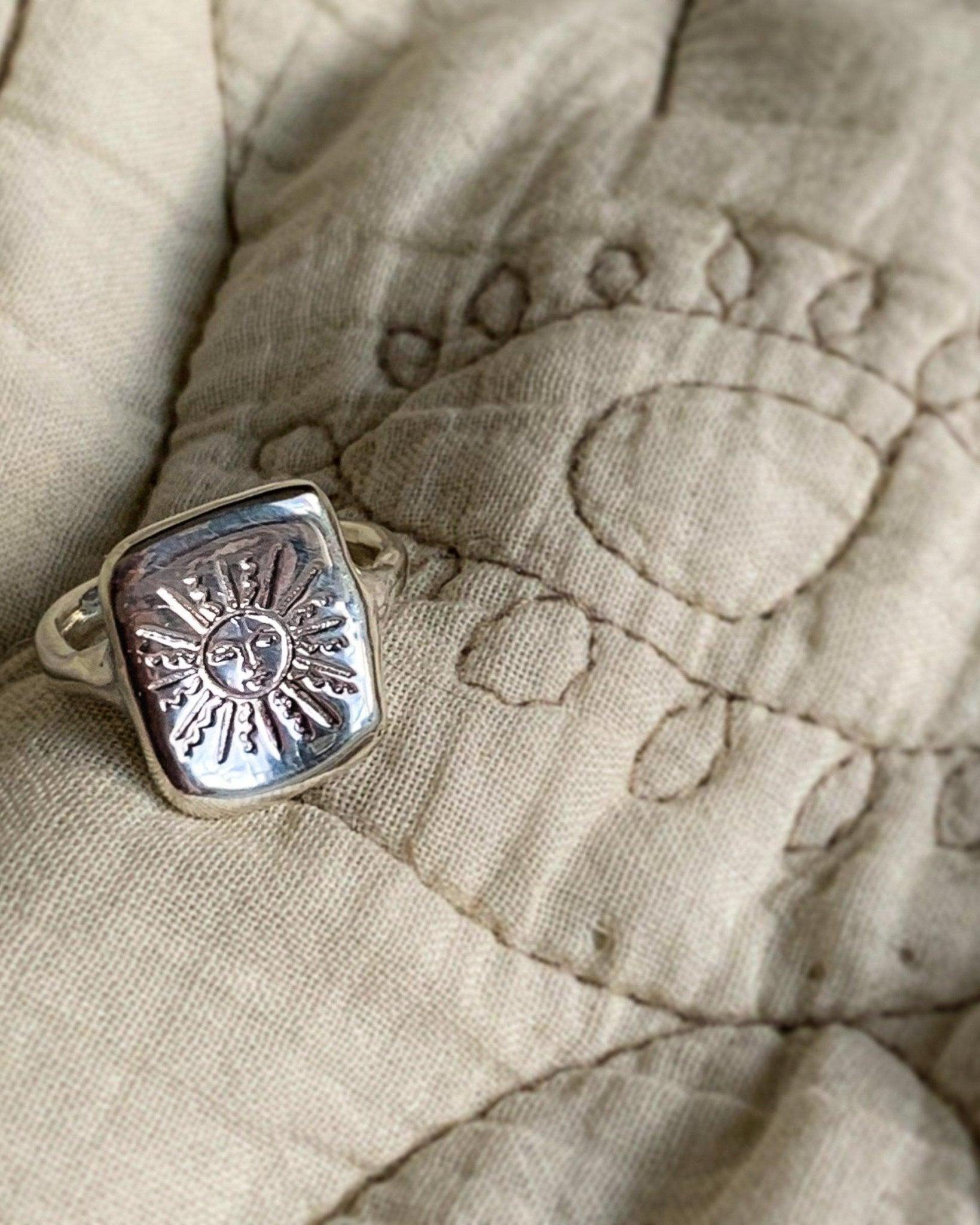 The Sun Tarot Ring - Dea Dia