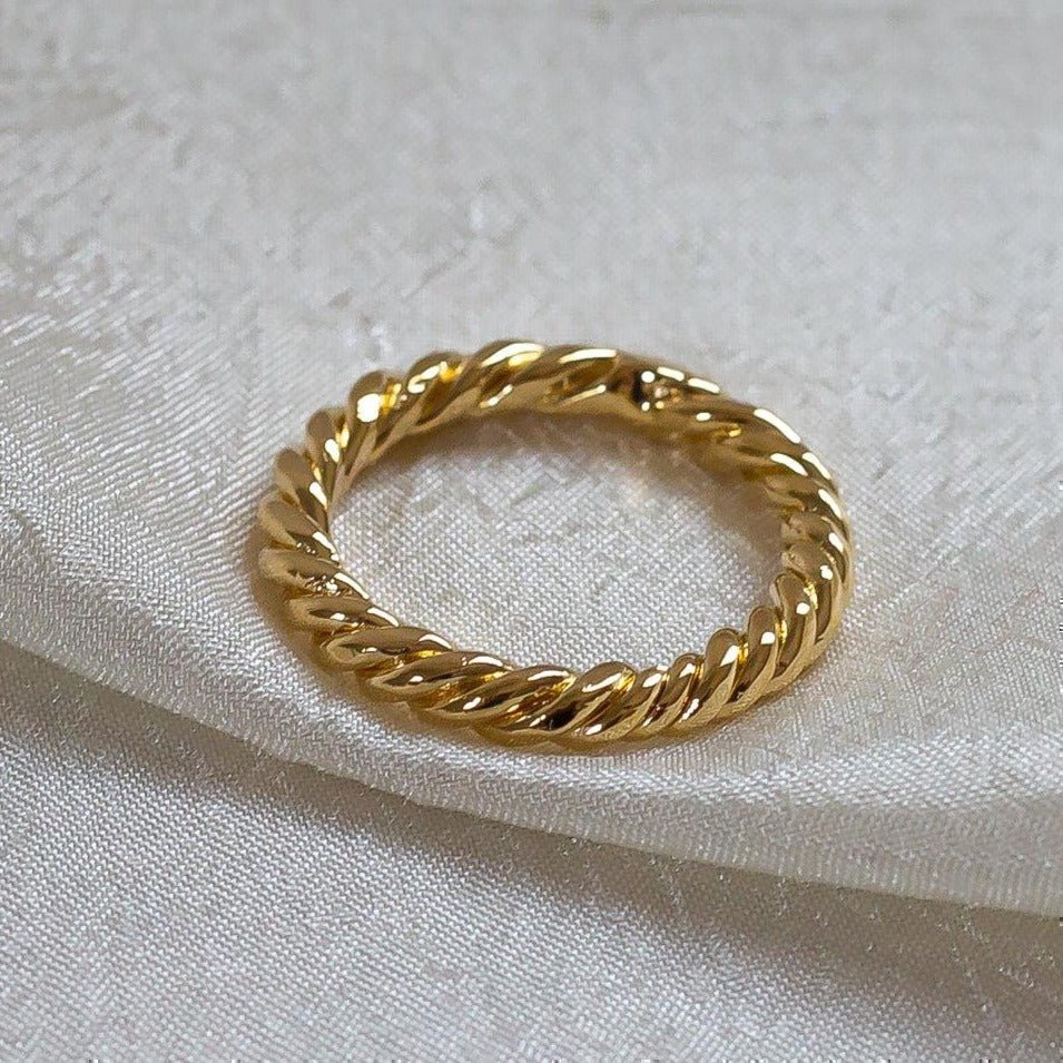 Twisted Rope Ring Band